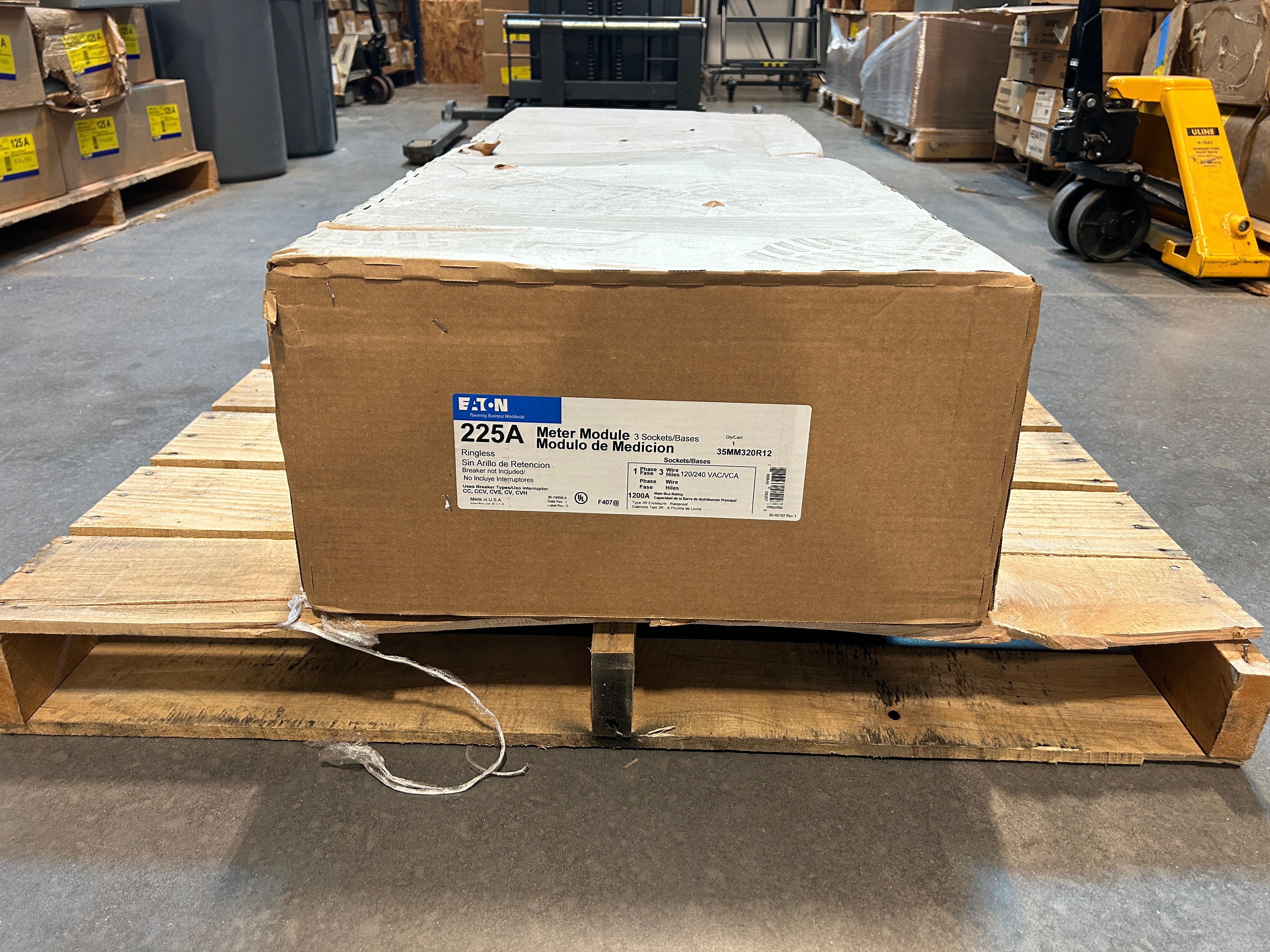 Eaton 35MM320R12 3PH In / 1PH Out 3 Gang 225A Socket Ringless Lever Bypass 1200A Bus Meter Stack