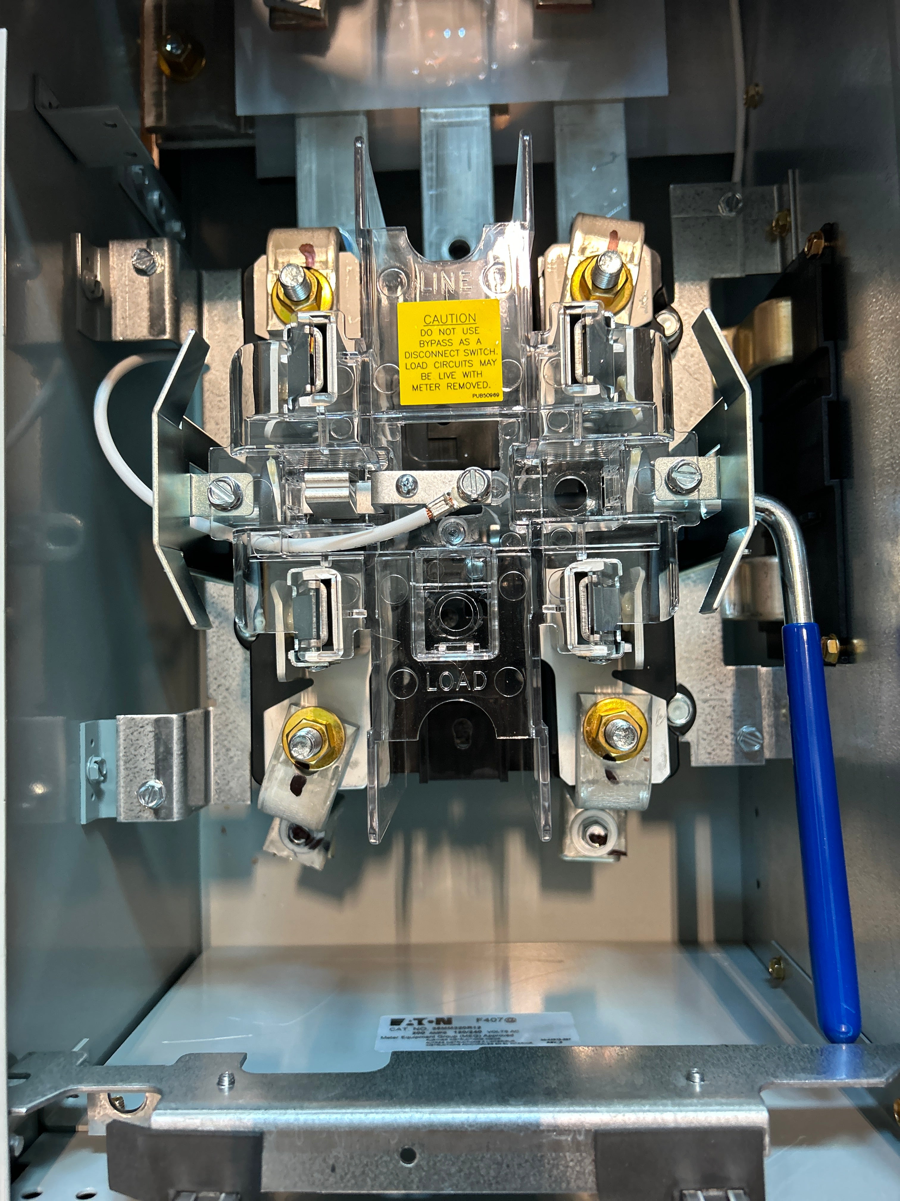 Eaton 35MM320R12 3PH In / 1PH Out 3 Gang 225A Socket Ringless Lever Bypass 1200A Bus Meter Stack