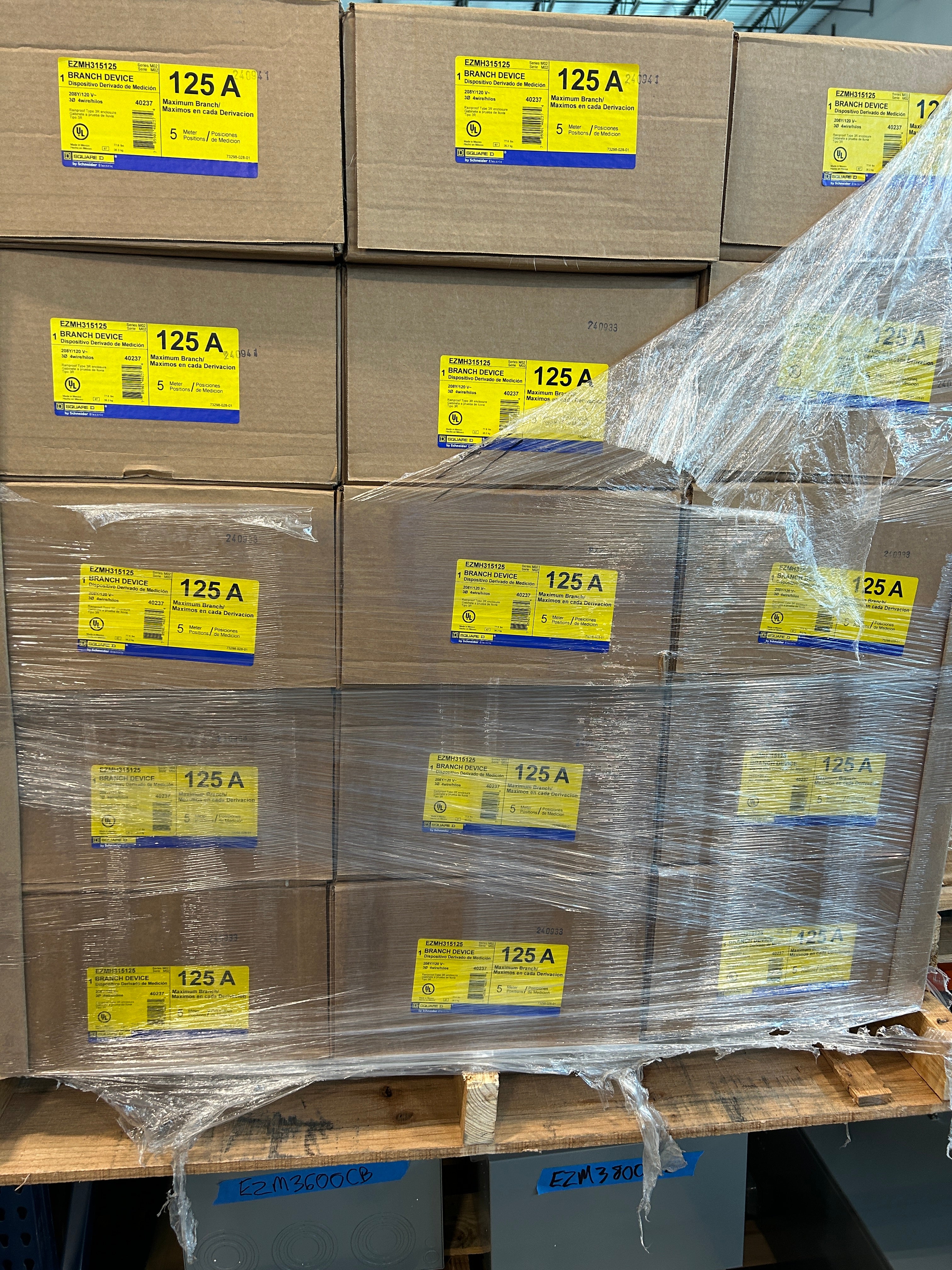 Square D EZMH315125 3PH In / 1PH Out 5 Gang Ringless Horn Bypass Meter Stack