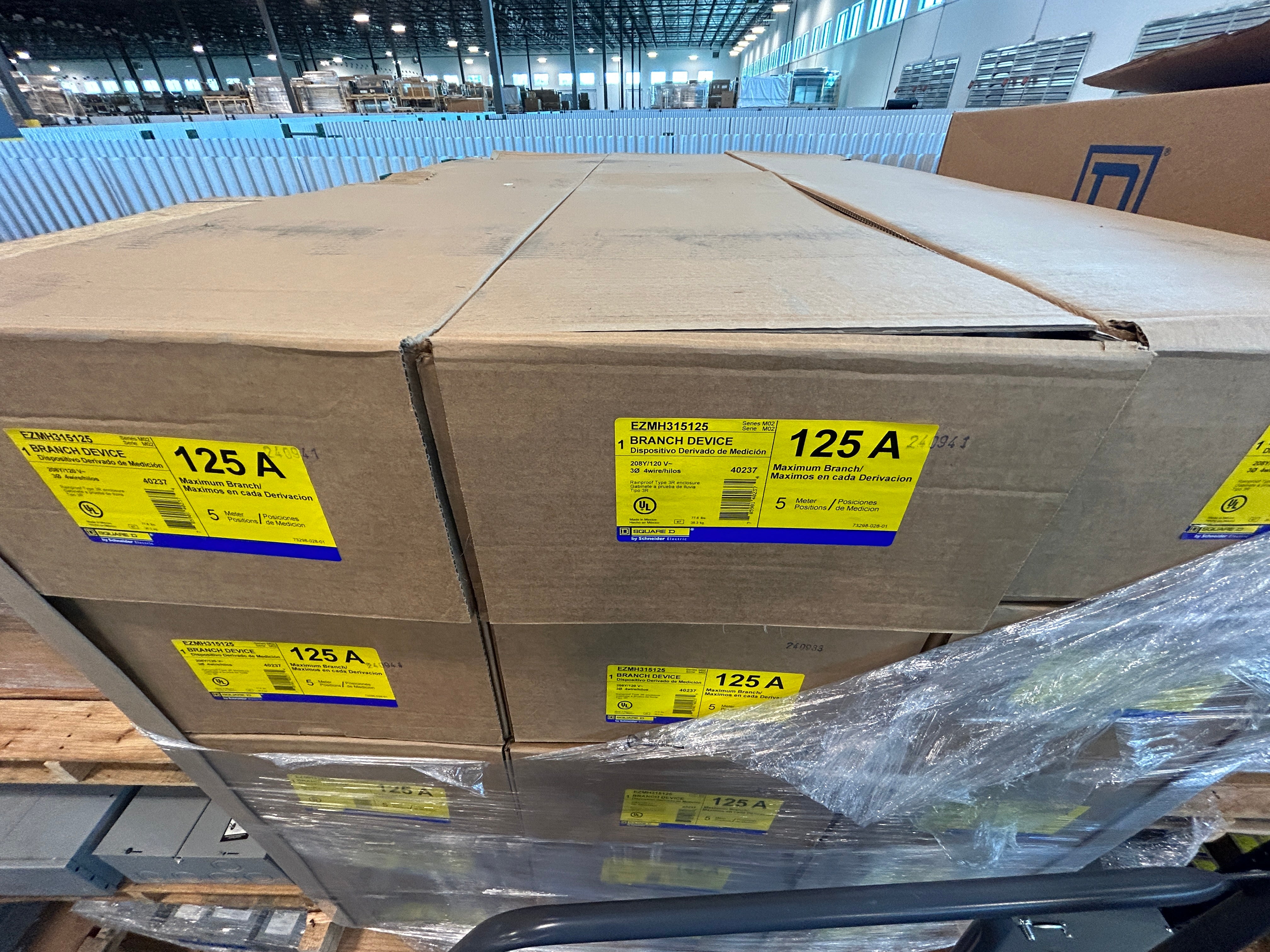 Square D EZMH315125 3PH In / 1PH Out 5 Gang Ringless Horn Bypass Meter Stack