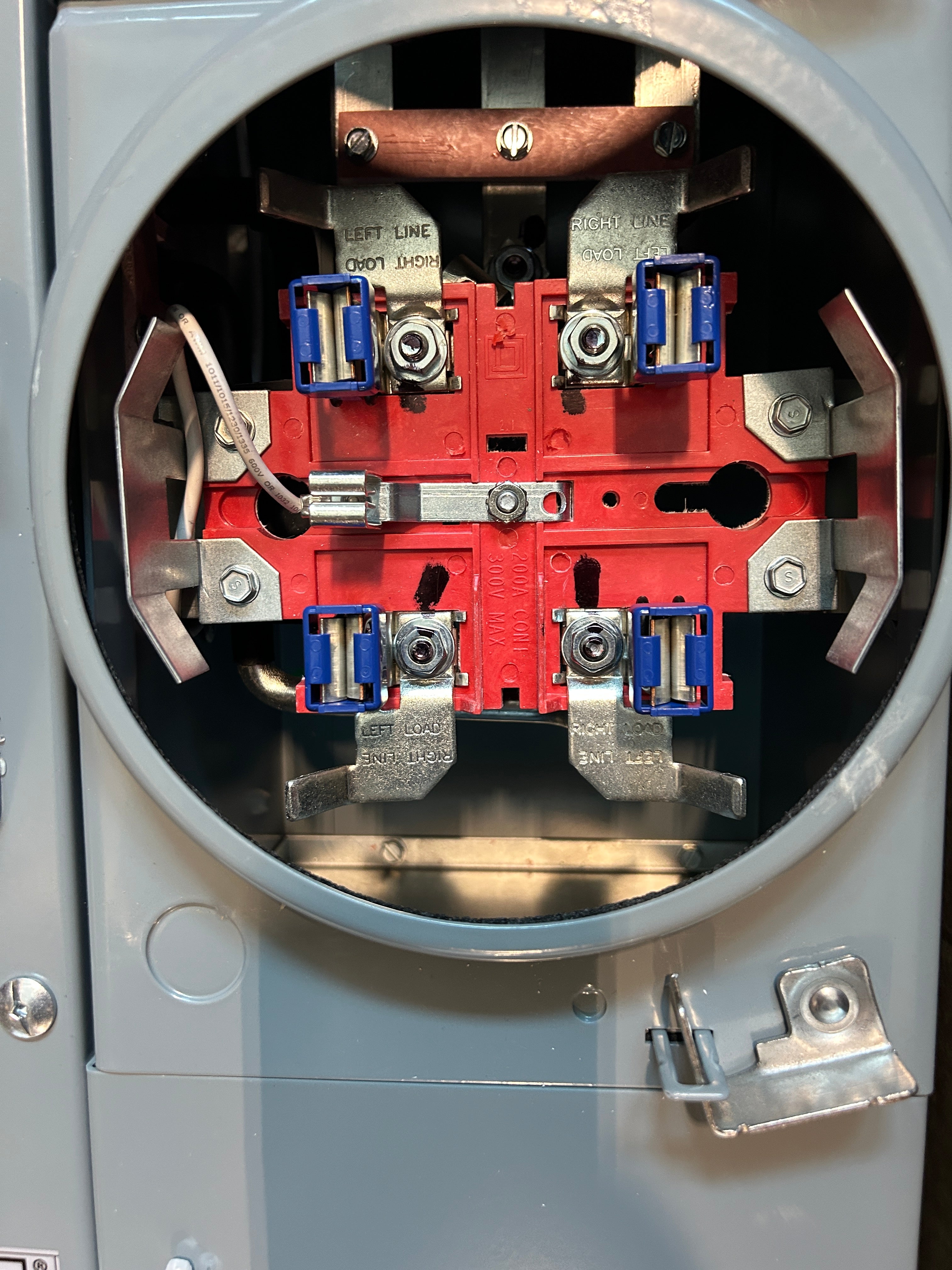 Square D EZMH315125X 3PH In / 1PH Out 5 Gang Ringless Horn Bypass 1200A Bus Meter Stack