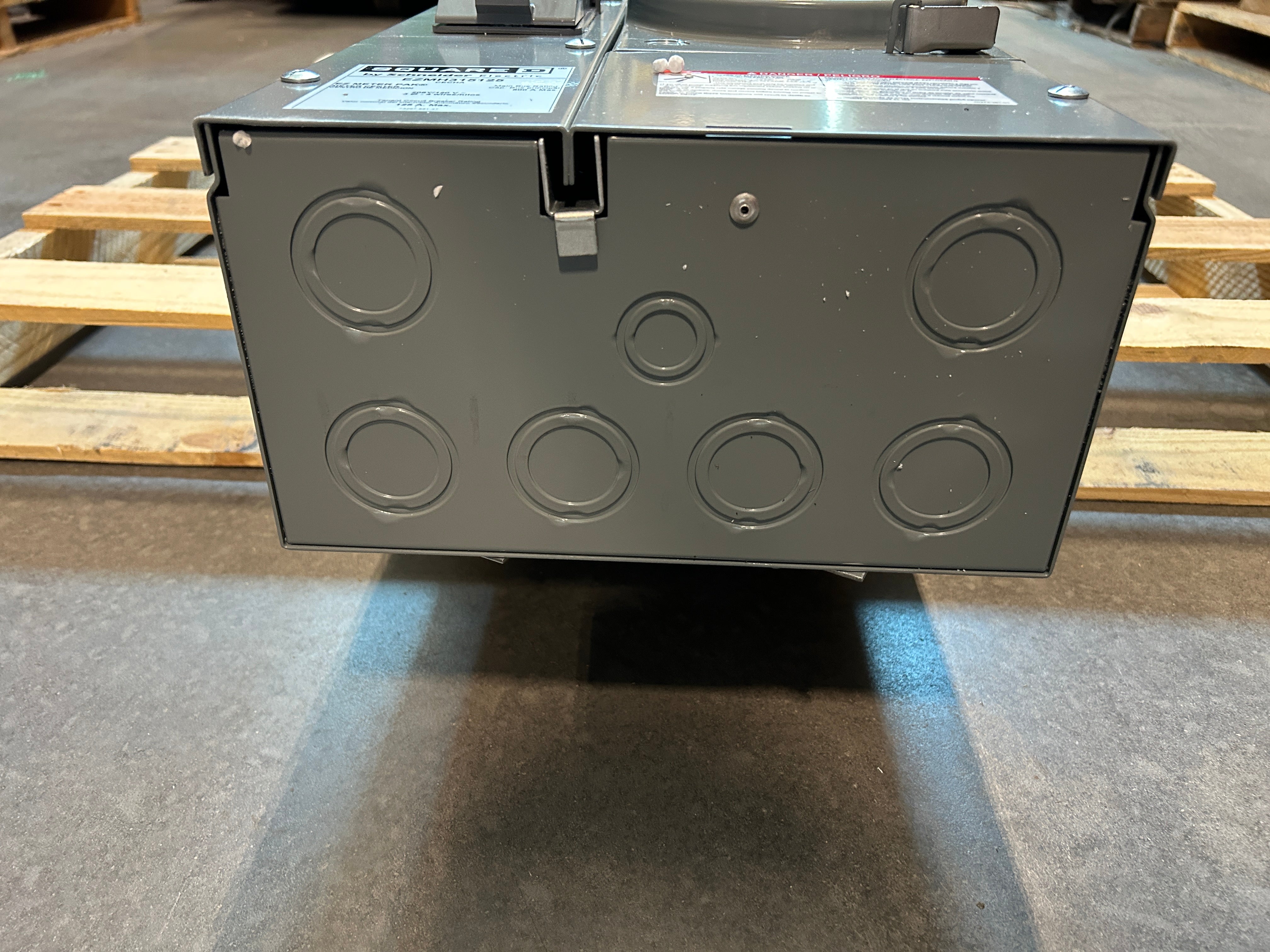 Square D EZMH315125 3PH In / 1PH Out 5 Gang Ringless Horn Bypass Meter Stack