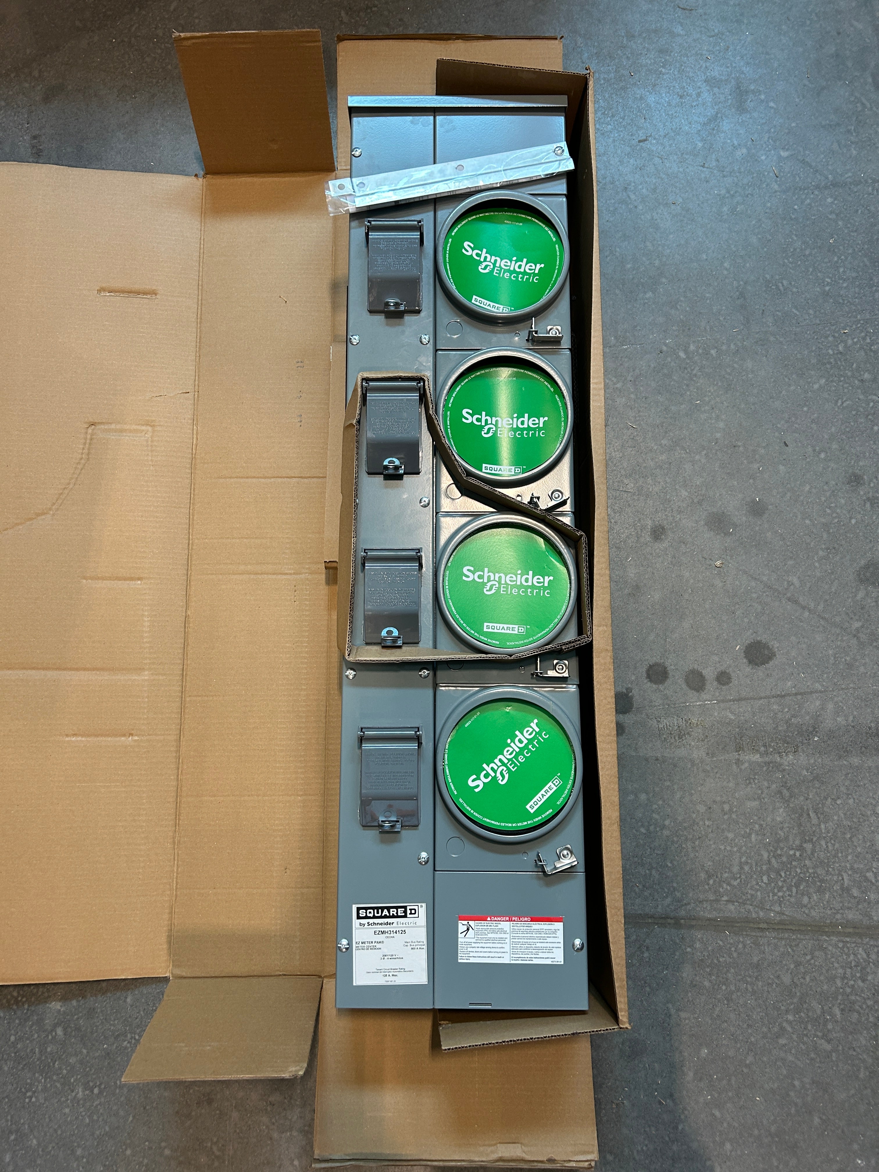 Square D EZMH314125 3PH In / 1PH Out 4 Gang 125A Socket Ringless Horn Bypass Meter Stack