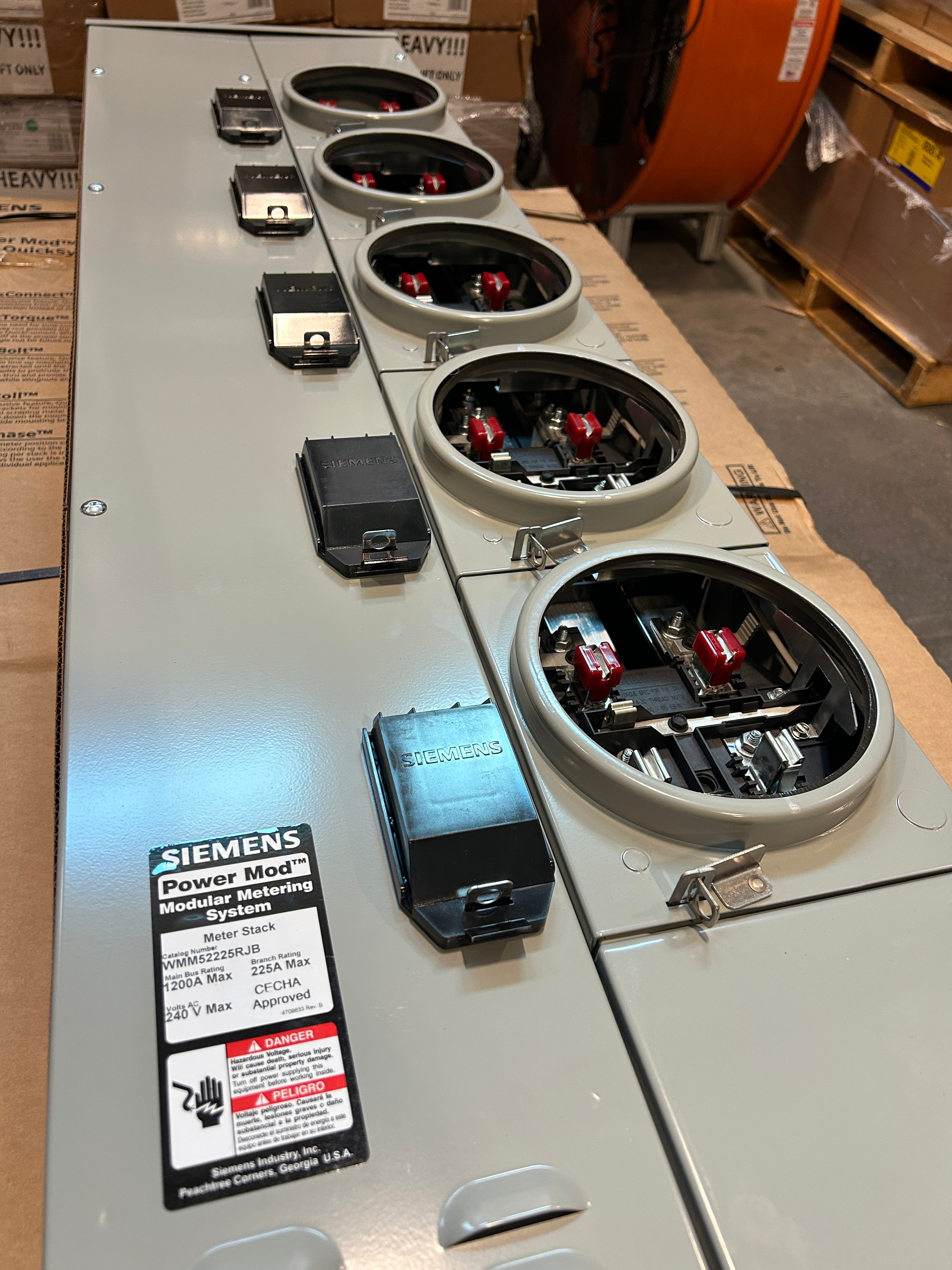Siemens WMM52225RJB 3PH In / 1PH Out 5 Gang 225A Socket Ringless Horn Bypass 5 Jaw Meter Stack