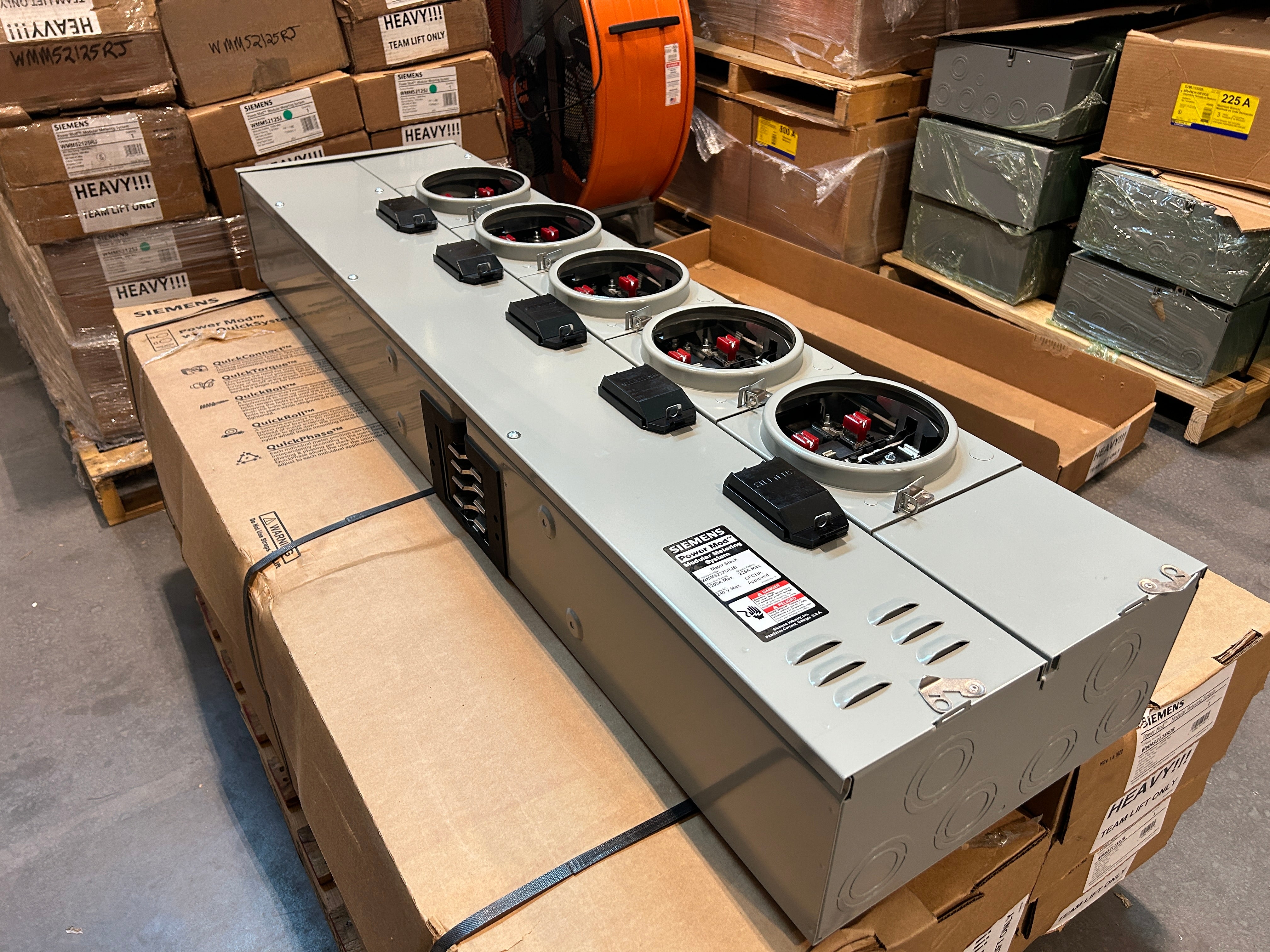 Siemens WMM52225RJB 3PH In / 1PH Out 5 Gang 225A Socket Ringless Horn Bypass 5 Jaw Meter Stack