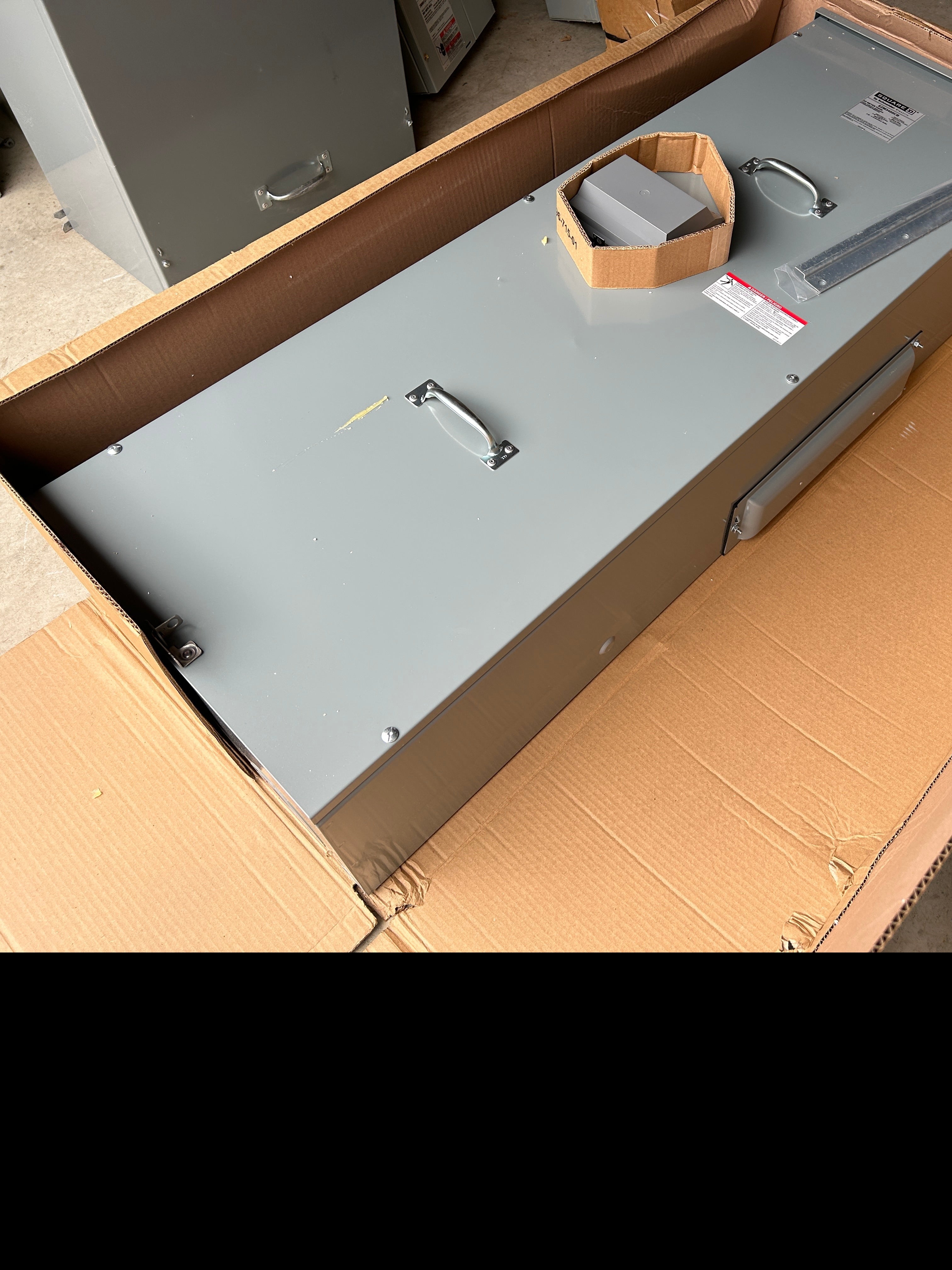 Square D EZM3400CB 400A Main Circuit Breaker Disconnect