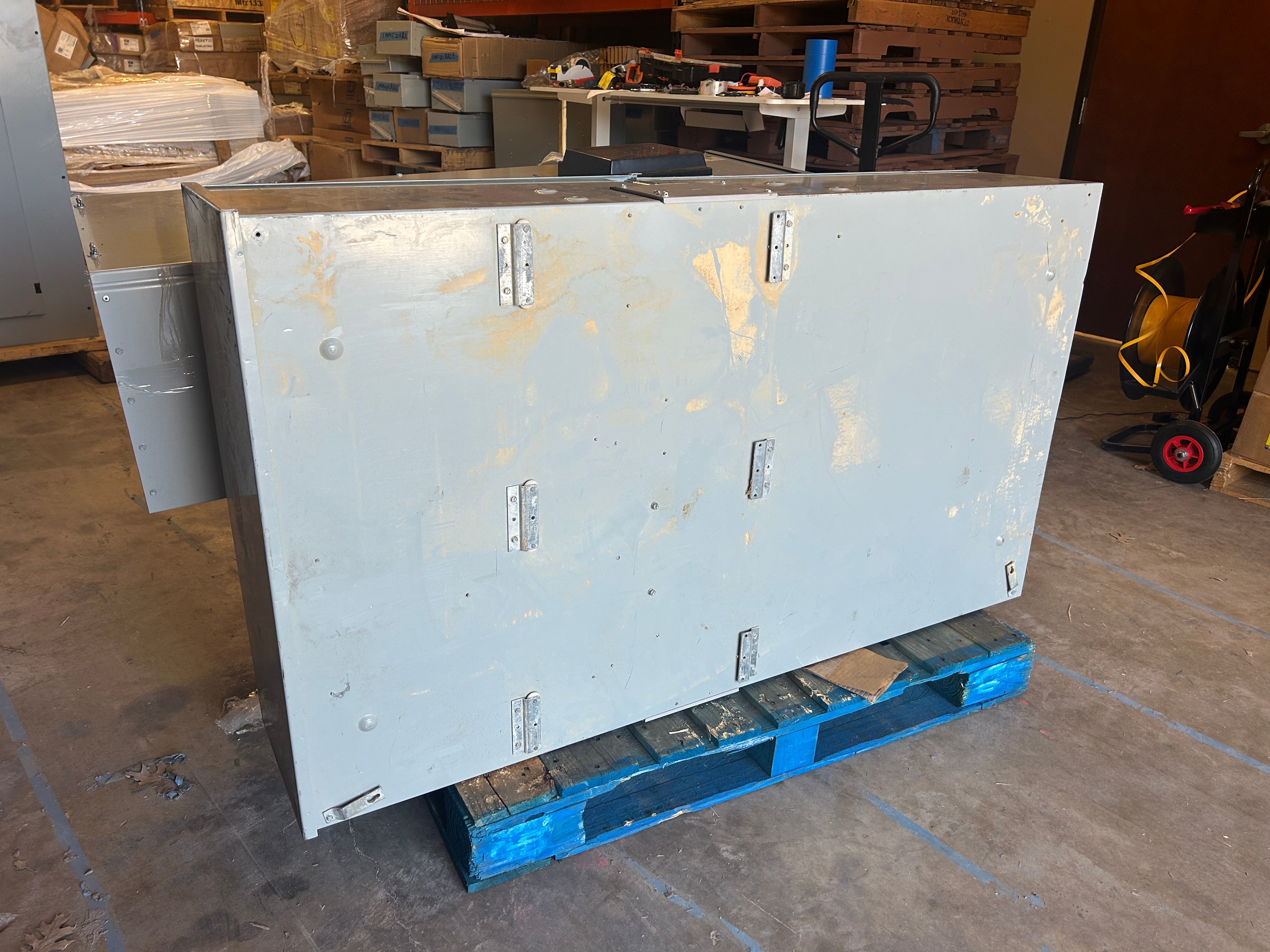 SIEMENS WEB11000B EUSERC Rated 1000A 1PH Main Breaker for Modular Metering + (2) Lug Kits