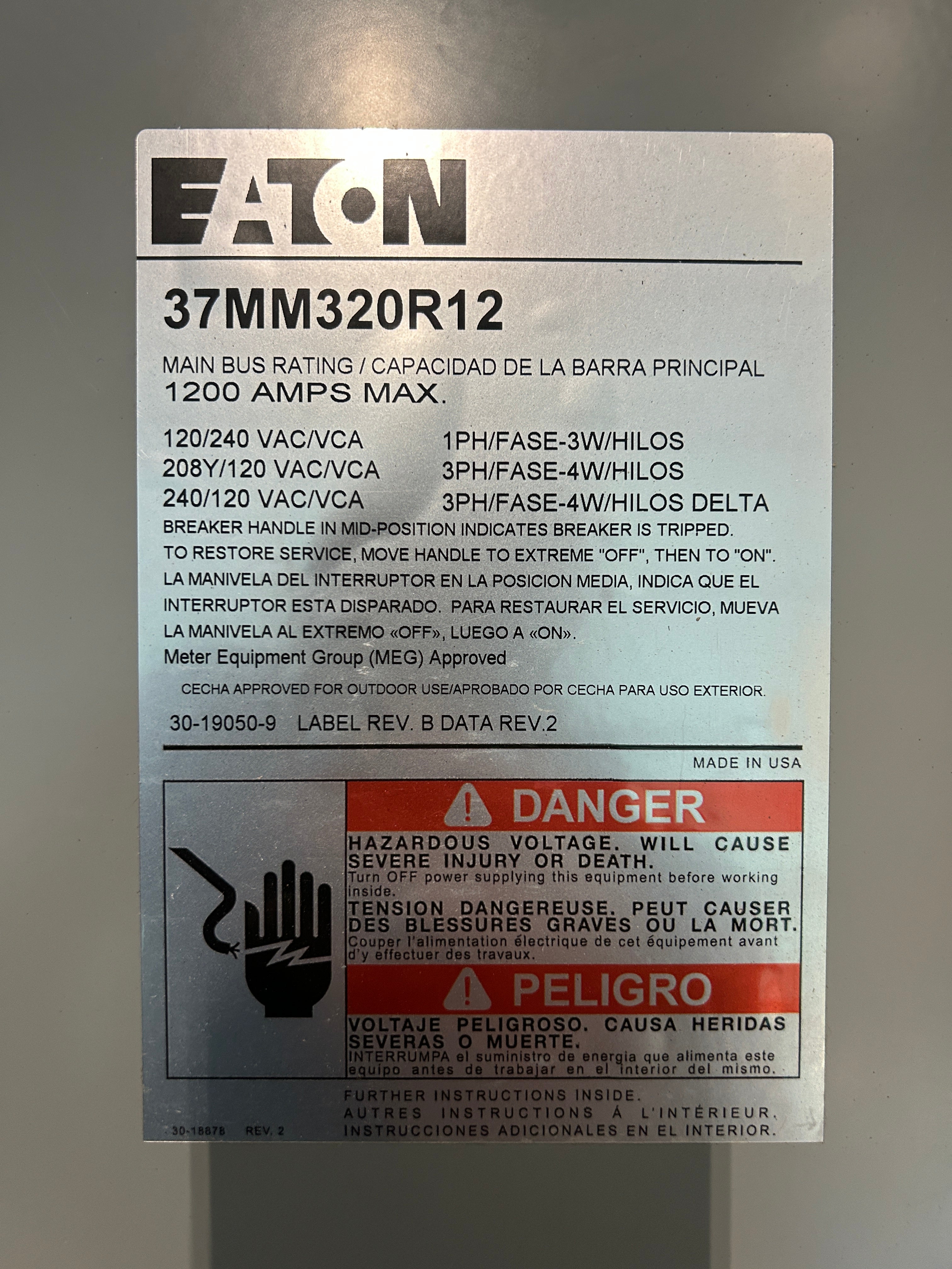 Eaton 37MM320R12 3PH In / 3PH Out Lever Bypass 225A Socket 1200A Bus Ringless Meter Stack