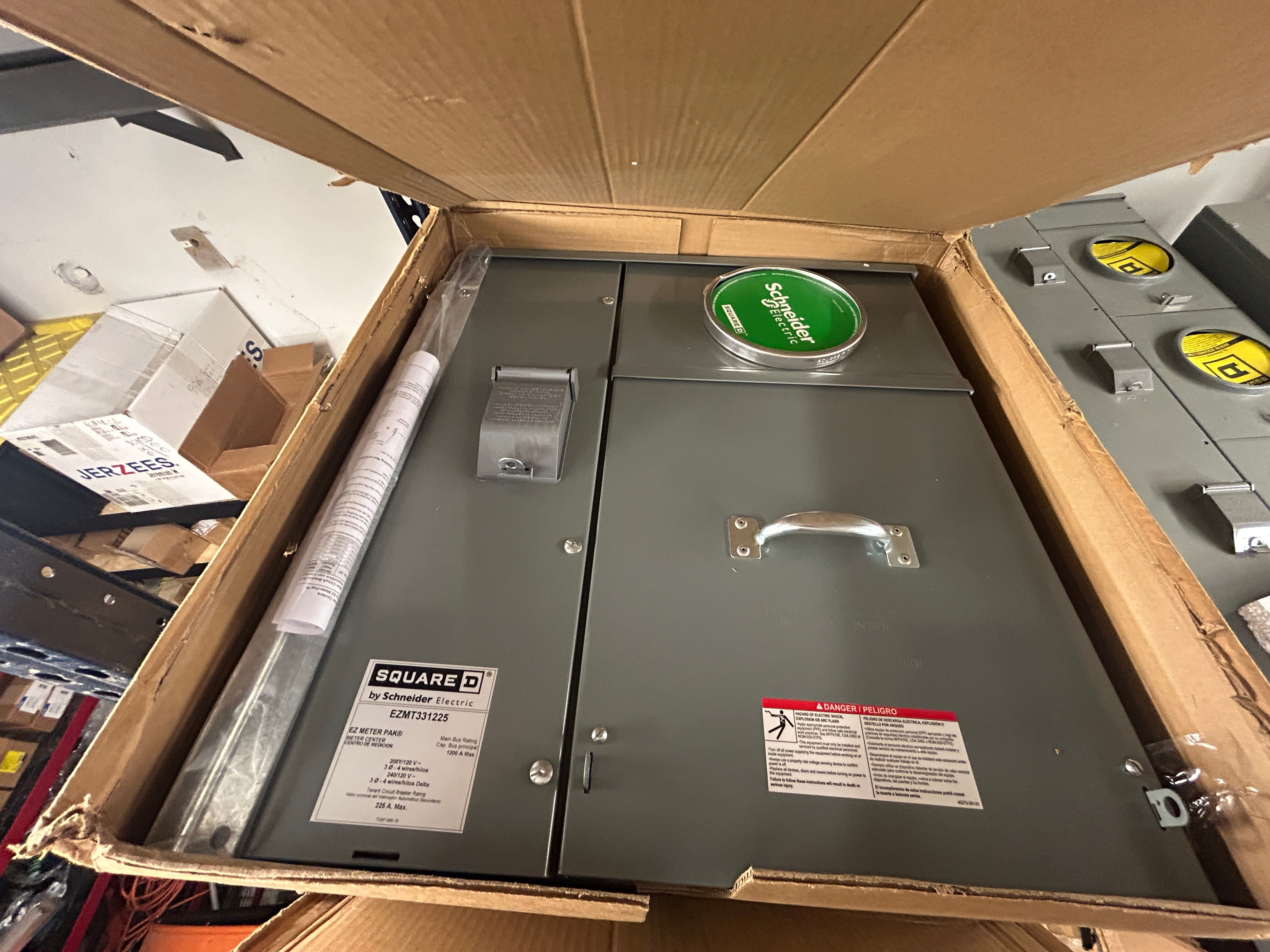 Square D EZMT331225 3PH In / 3PH Out 1 Gang Ring Type Test Block Bypass 225A Socket 1200A Copper Busbar Meter Stack