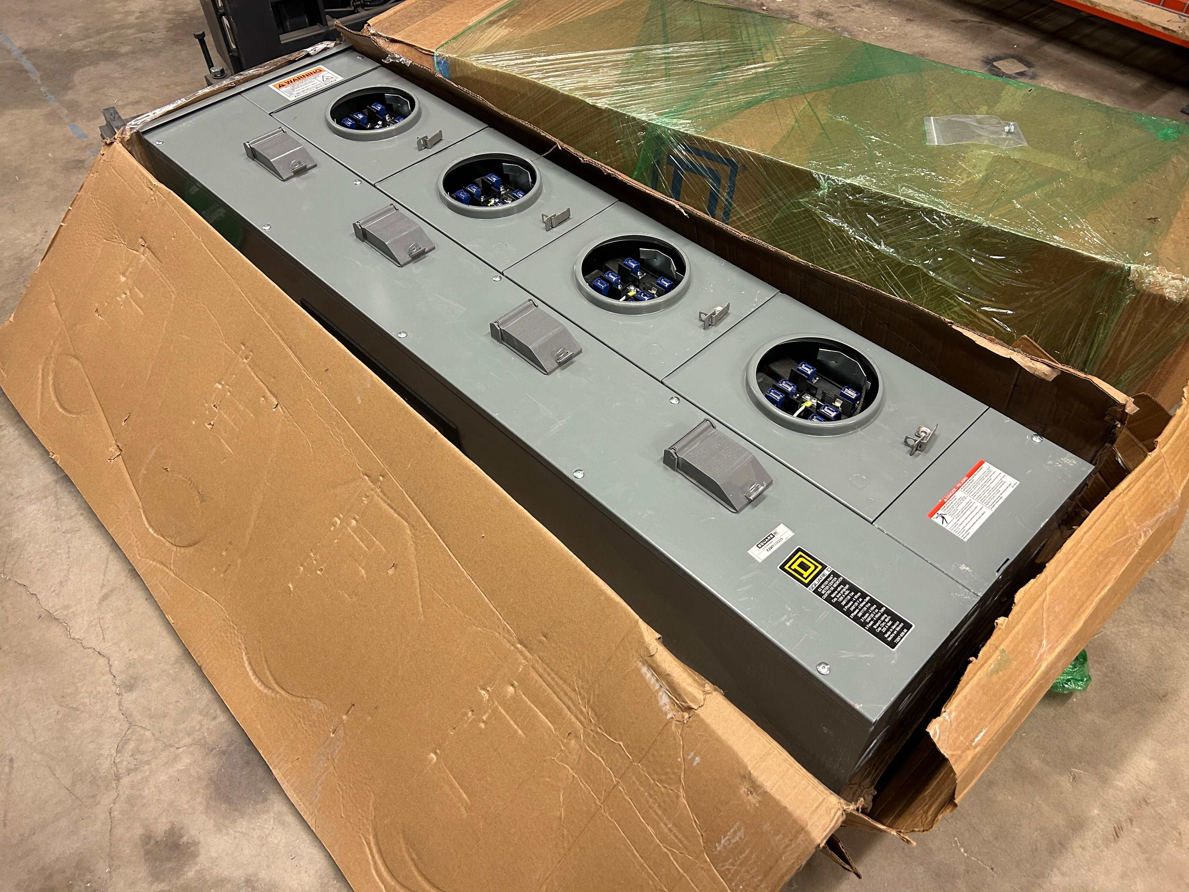 Square D EZMR334225 3PH In / 3PH Out 4 Gang Ringless 225A Socket 1200A Copper Busbar Meter Stack