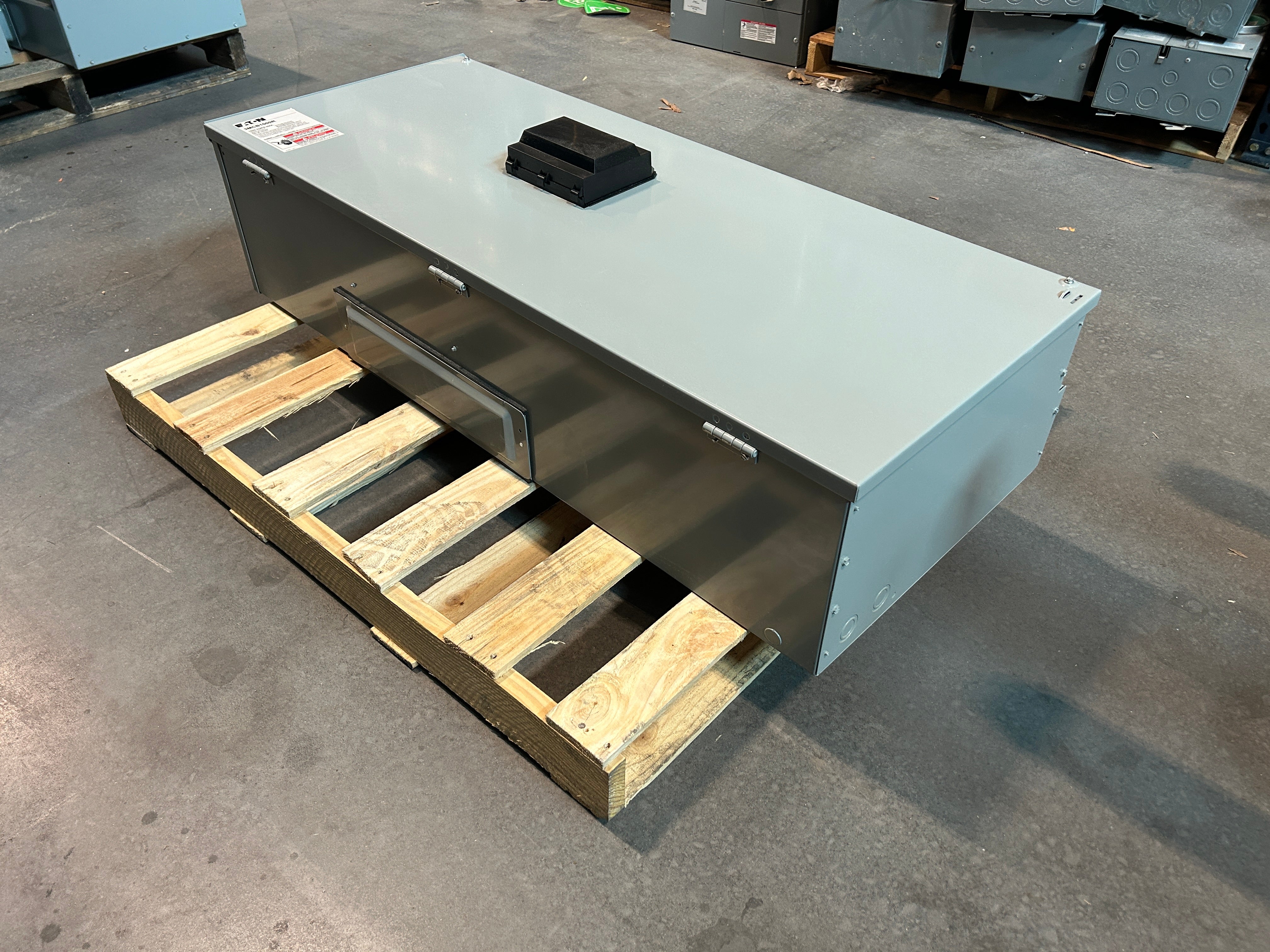 Eaton 3MCB1000R 3 Phase 1000A 65kAIC Main Disconnect for Modular Metering