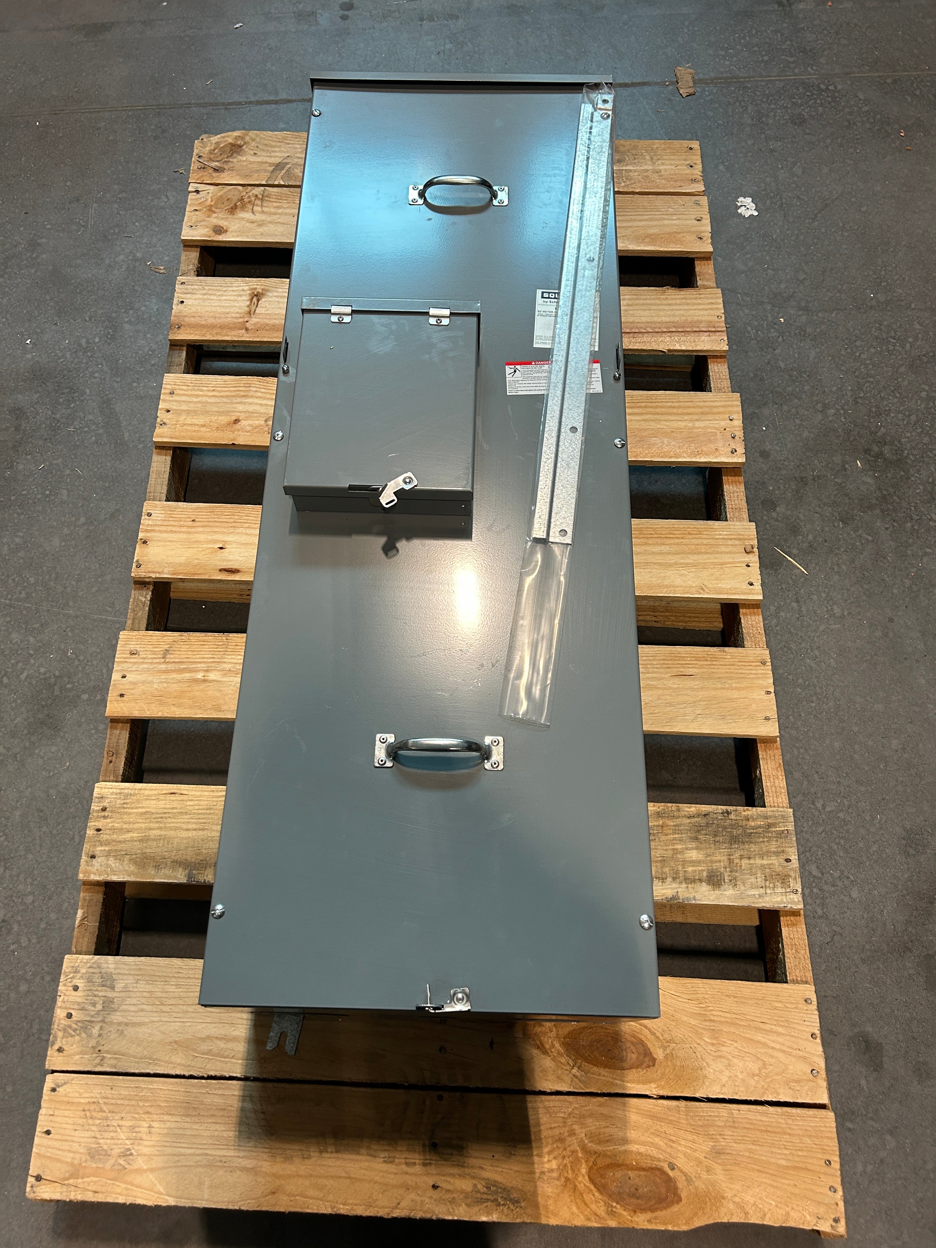 Square D EZM3600CB 600A Main Circuit Breaker Disconnect