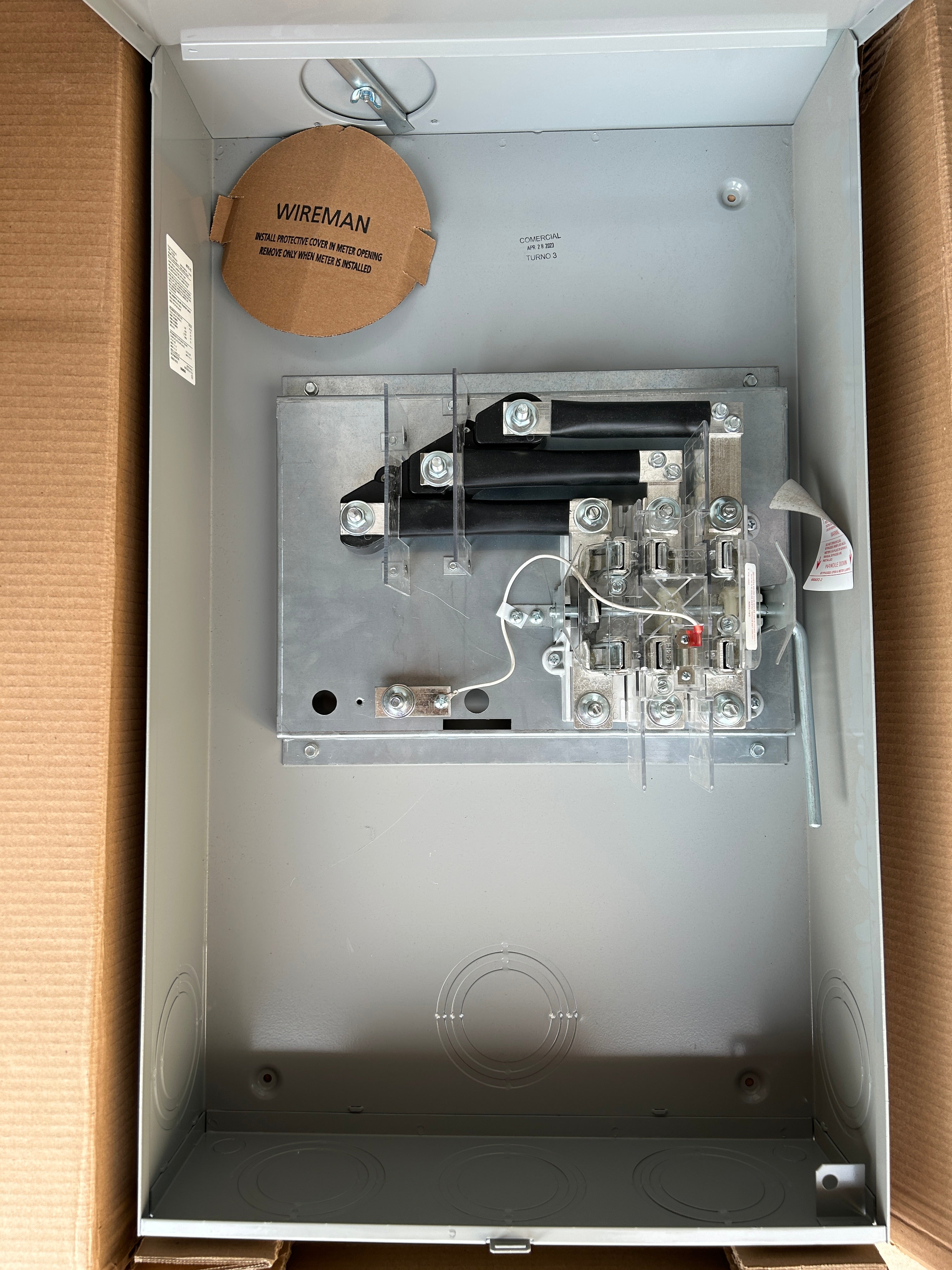 Siemens 48707-02 3 Phase 320A Continuous 600V AC Ringless Meter Socket