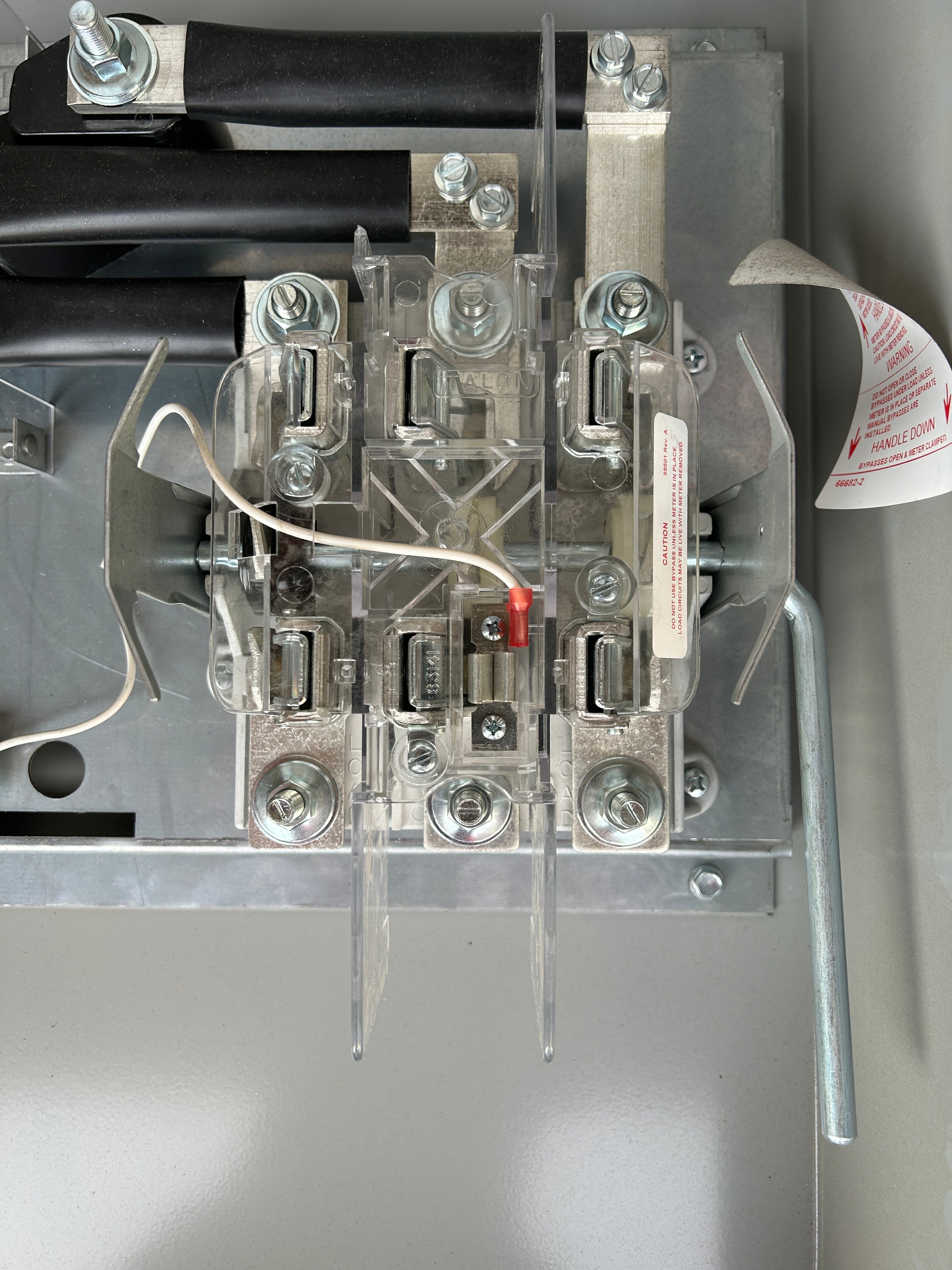 Siemens 48707-02 3 Phase 320A Continuous 600V AC Ringless Meter Socket