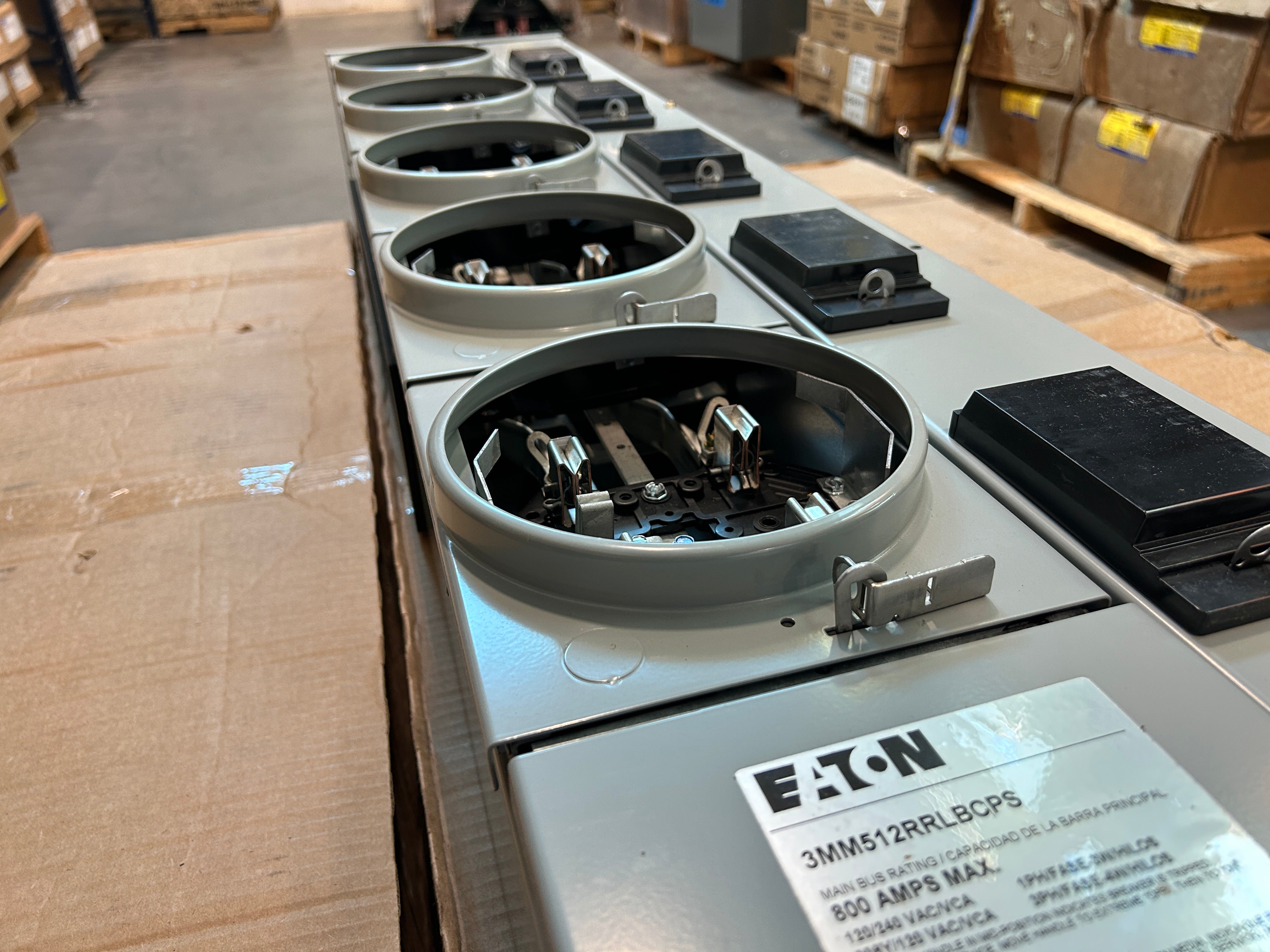 Eaton 3MM512RRLBCPS (3MM512RRLB) 3PH In / 1PH Out 5-Gang 125A Socket Ringless Horn Bypass CPS Approved Meter Stack