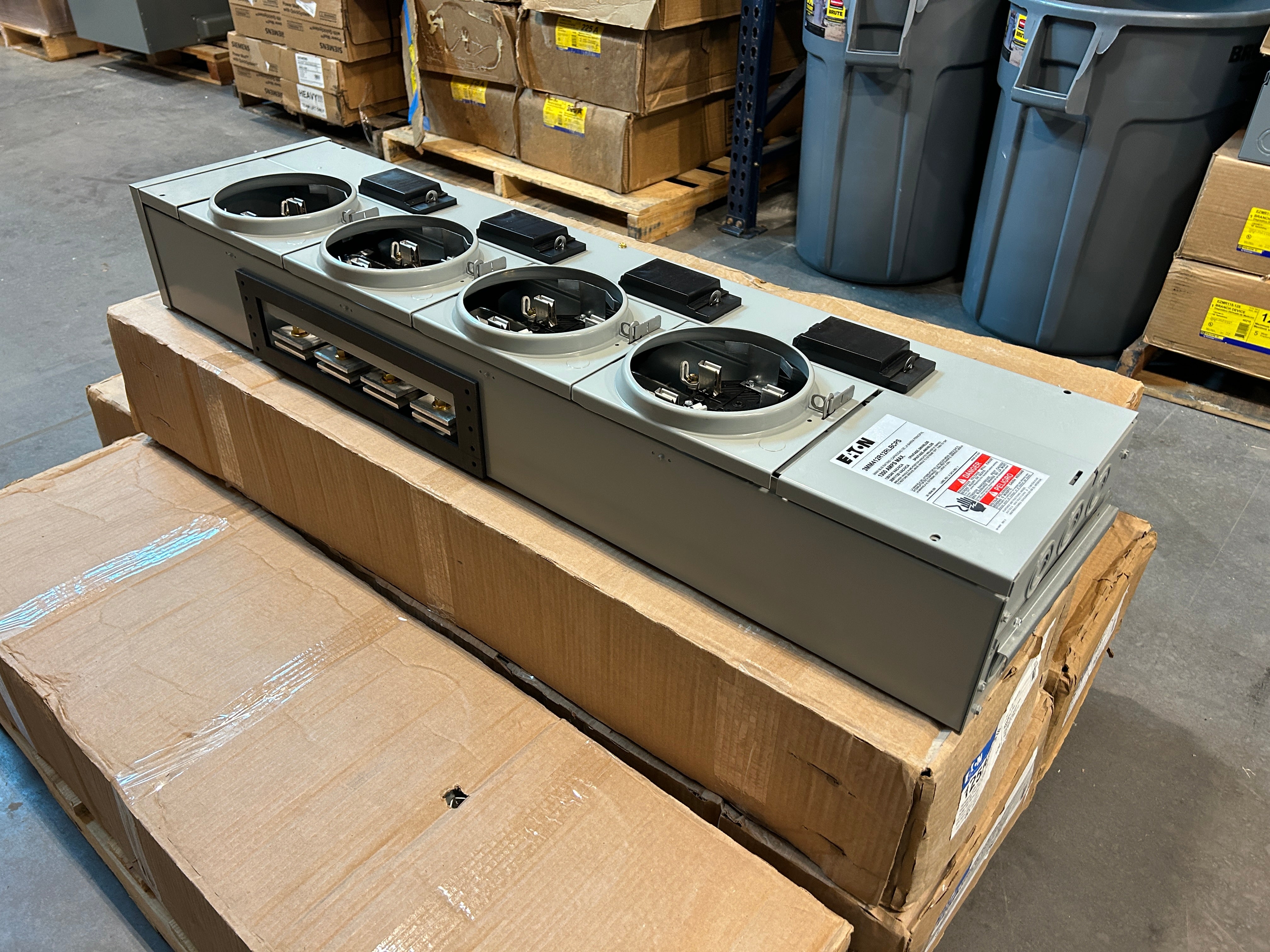 Eaton 3MM412R12RLBCPS (3MM412R12RLB) 3PH In / 1PH Out 4-Gang 1200A Copper Busbar 125A Socket Ringless Horn Bypass CPS Approved Meter Stack