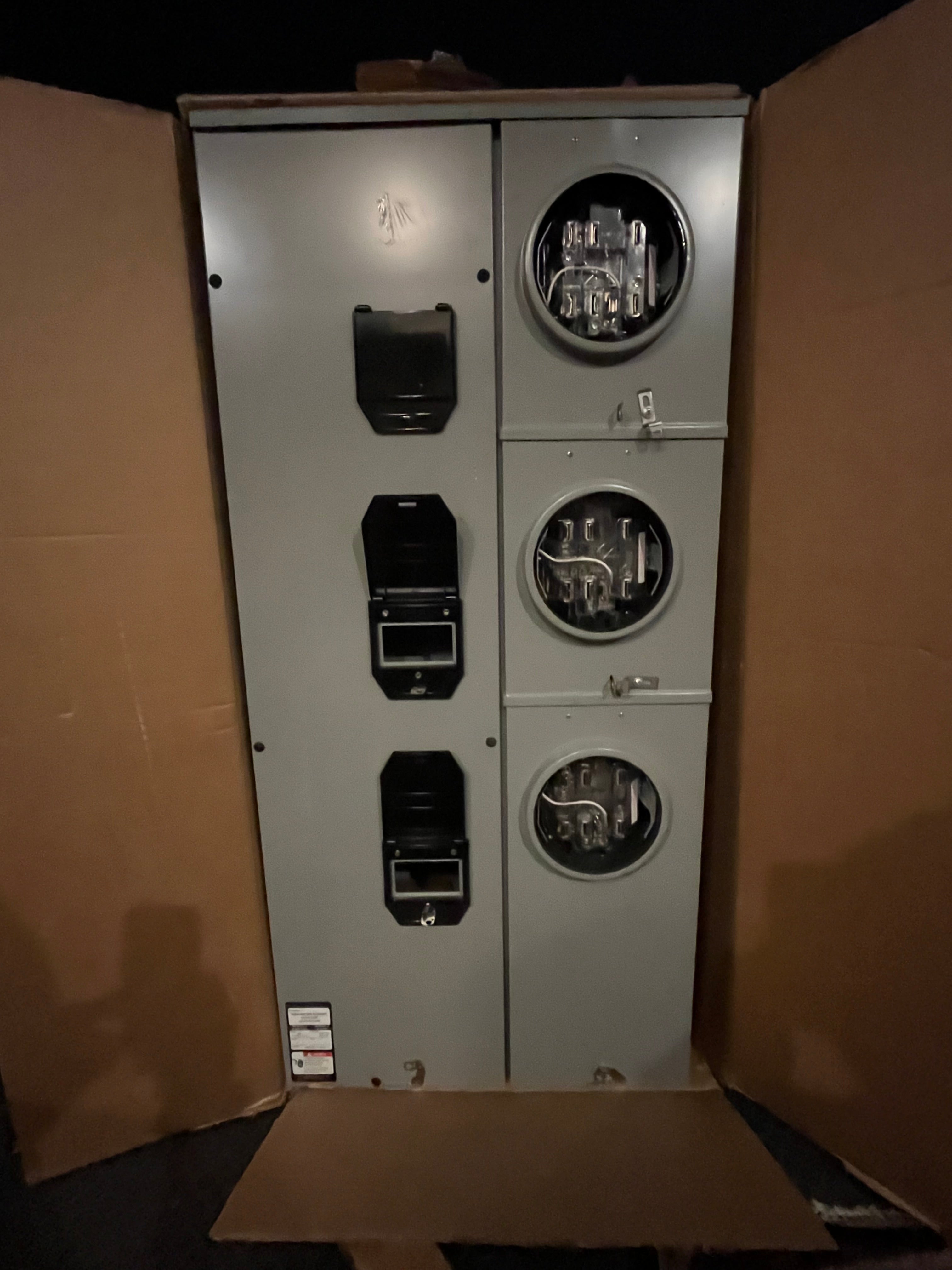 Siemens W3MM3200U (Old Model # for WML33225RJ) 3 Gang 3 Phase In / 3 Phase Out 200A Socket Ringless Lever Bypass Meter Stack