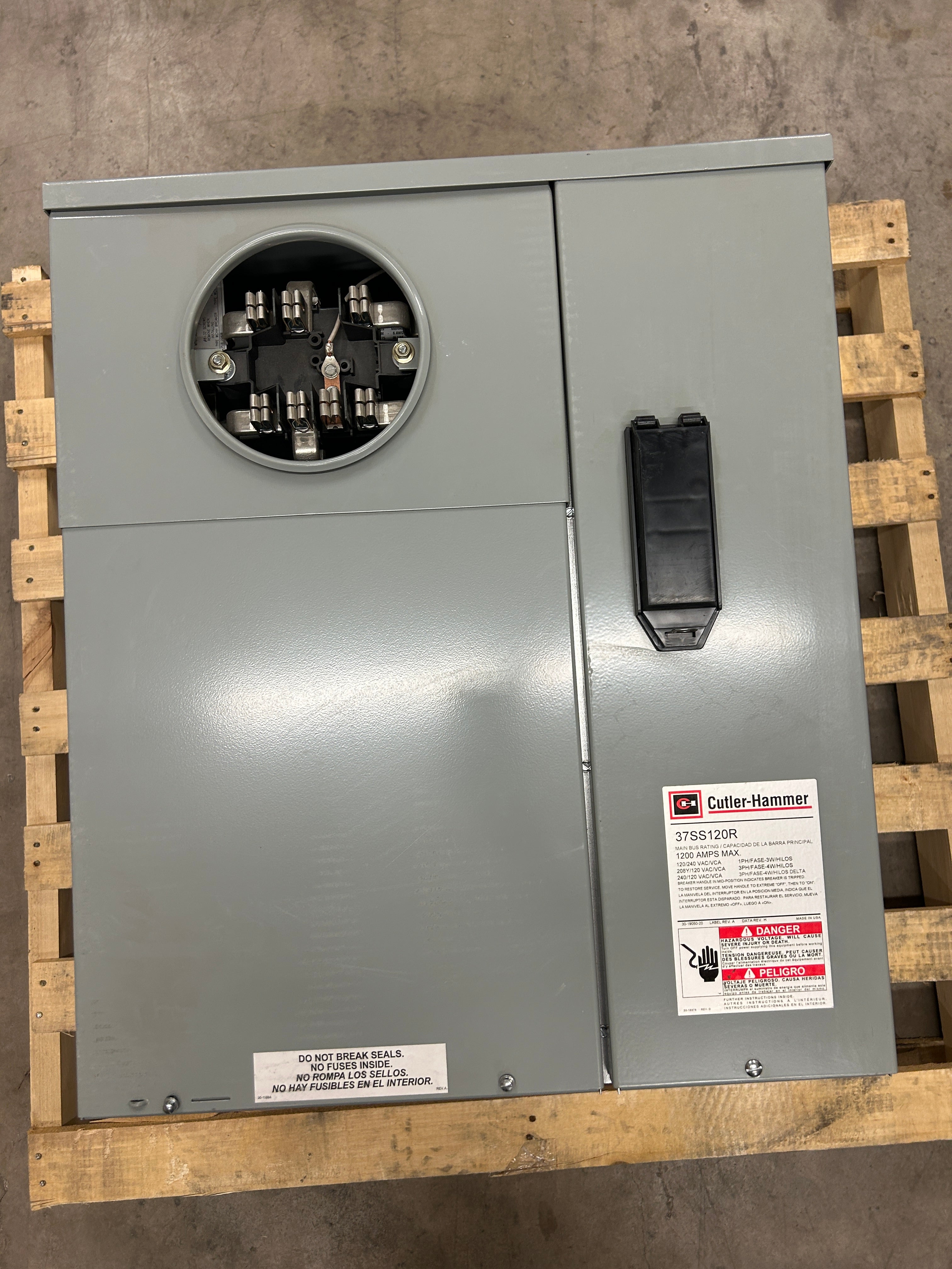 Eaton 37SS120R 3PH In / 3PH Out 1-Gang 225A Socket Test Block Bypass Ringed EUSERC Meter Stack