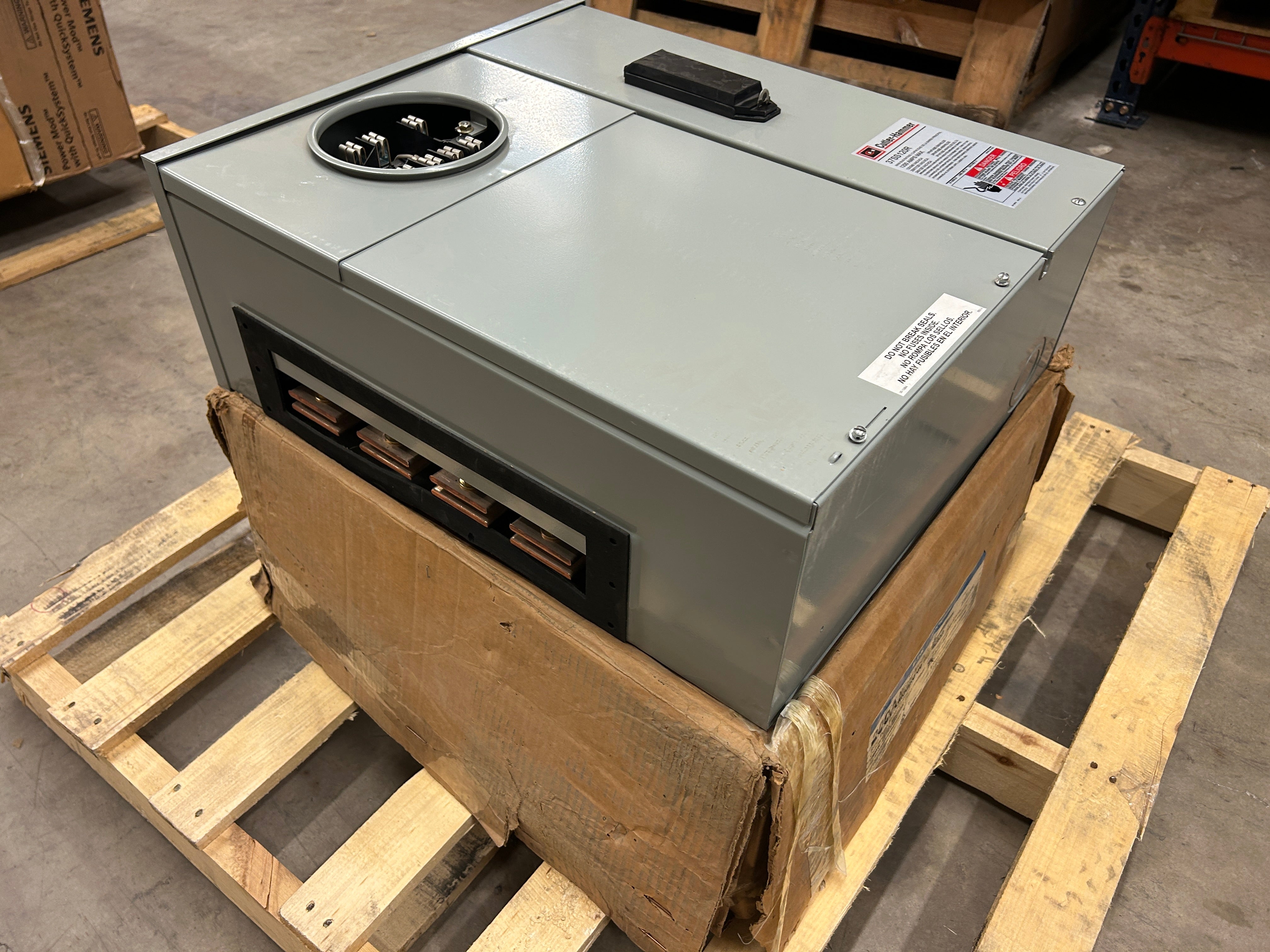 Eaton 37SS120R 3PH In / 3PH Out 1-Gang 225A Socket Test Block Bypass Ringed EUSERC Meter Stack