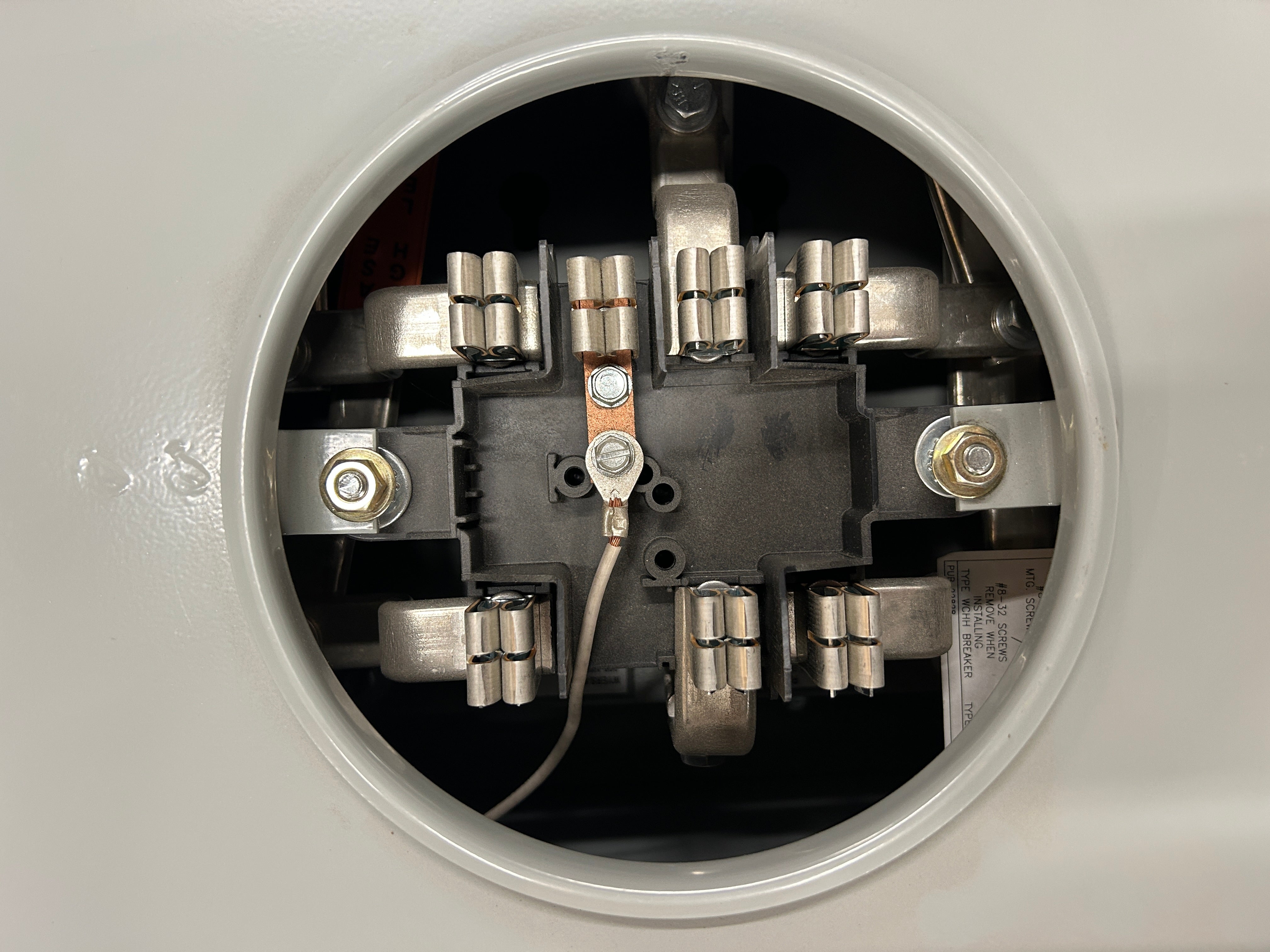 Eaton 37SS120R 3PH In / 3PH Out 1-Gang 225A Socket Test Block Bypass Ringed EUSERC Meter Stack
