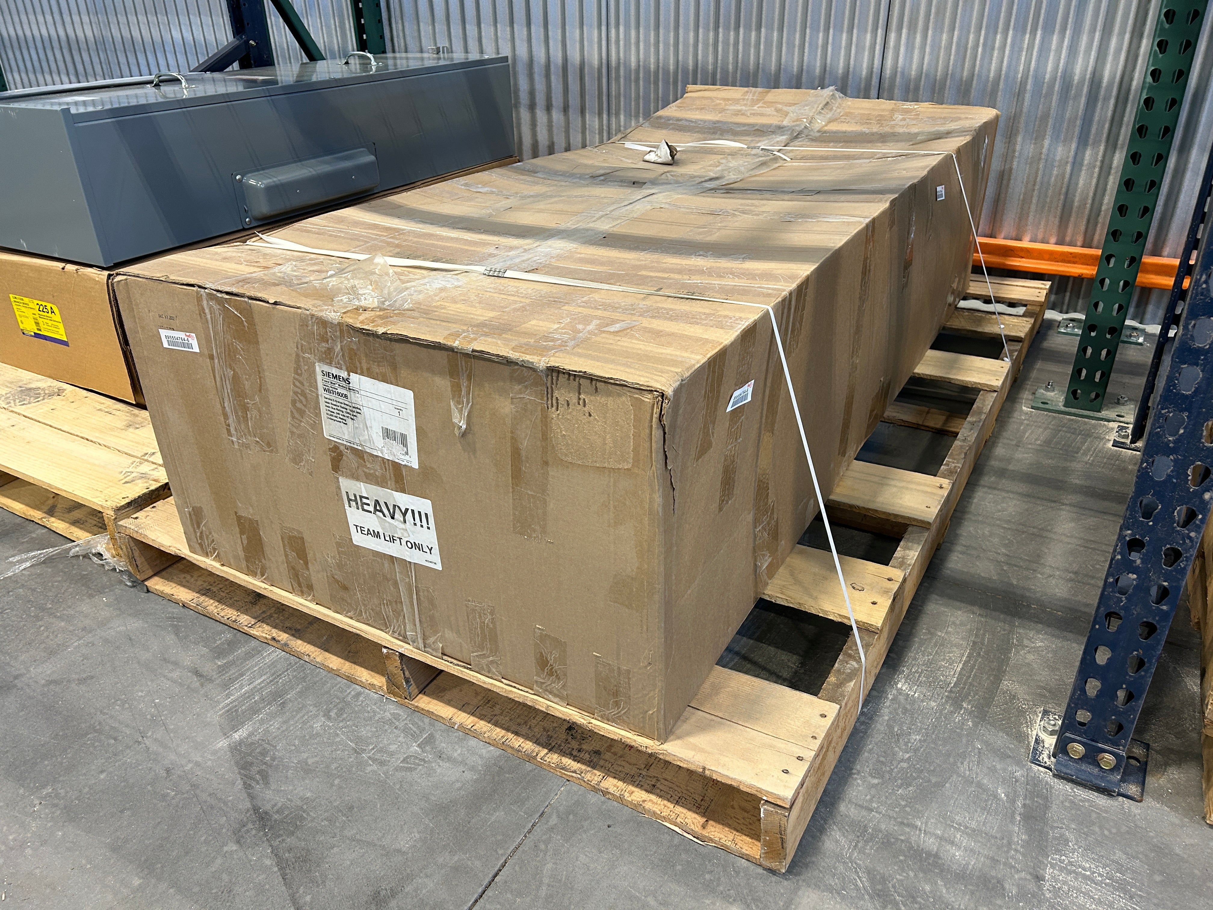 Siemens WB31600B 3 Phase 1600 Amp Main Disconnect