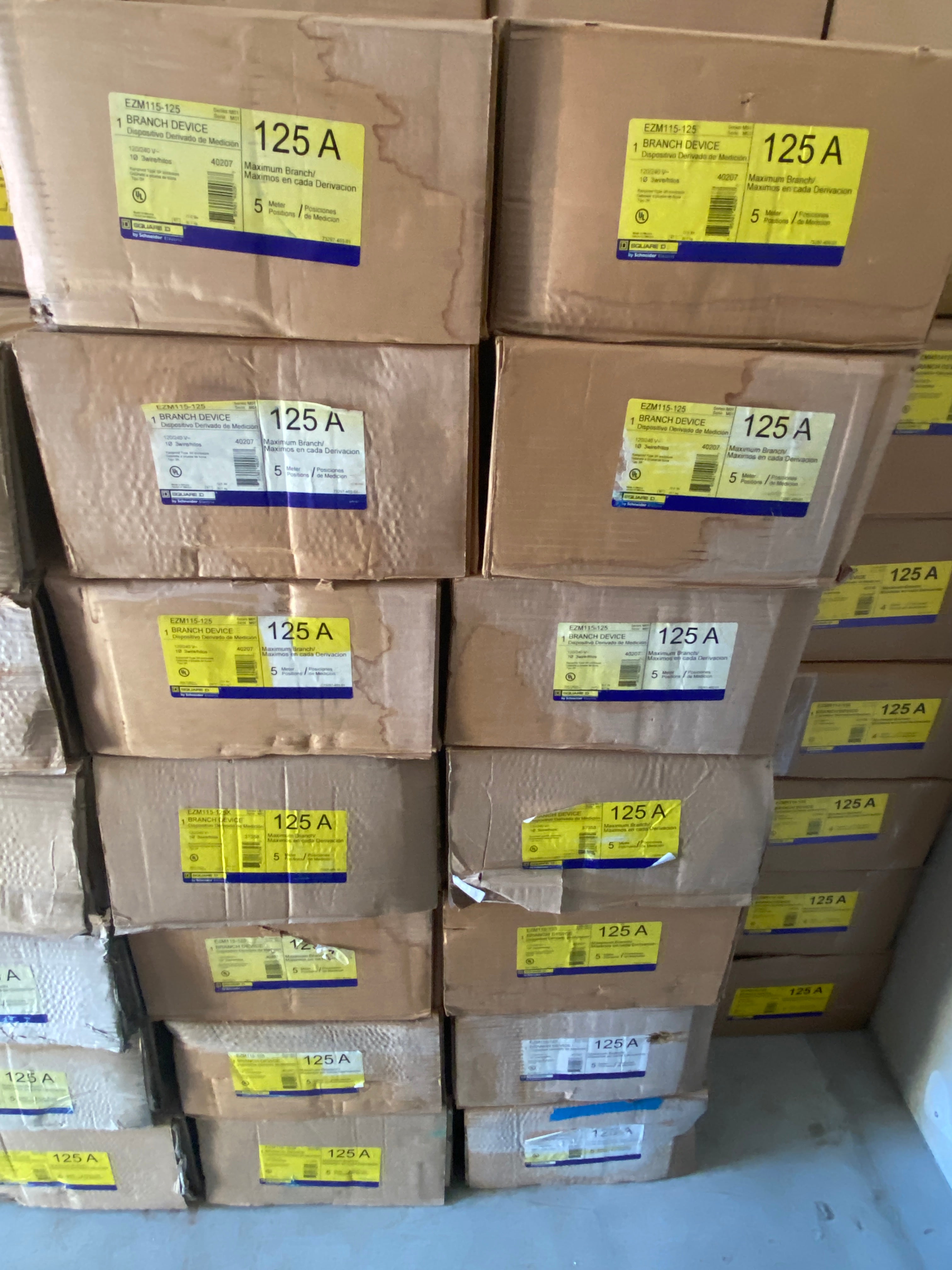 Square D EZM115125 1PH In / 1PH Out 5 Gang 125A Socket Ringed Meter Stack