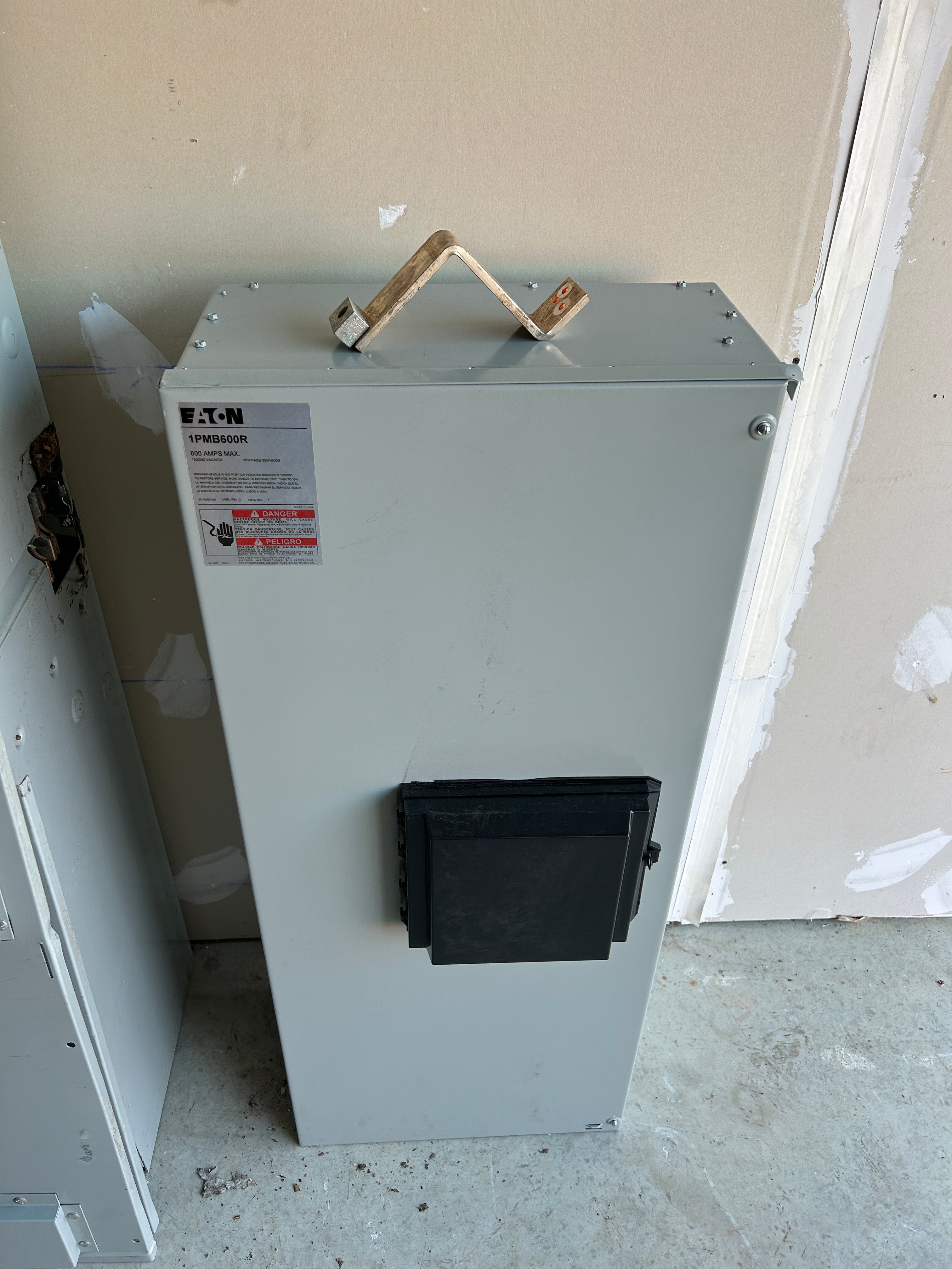 Eaton 1PMB600R 600A Single Phase Main Circuit Breaker Disconnect