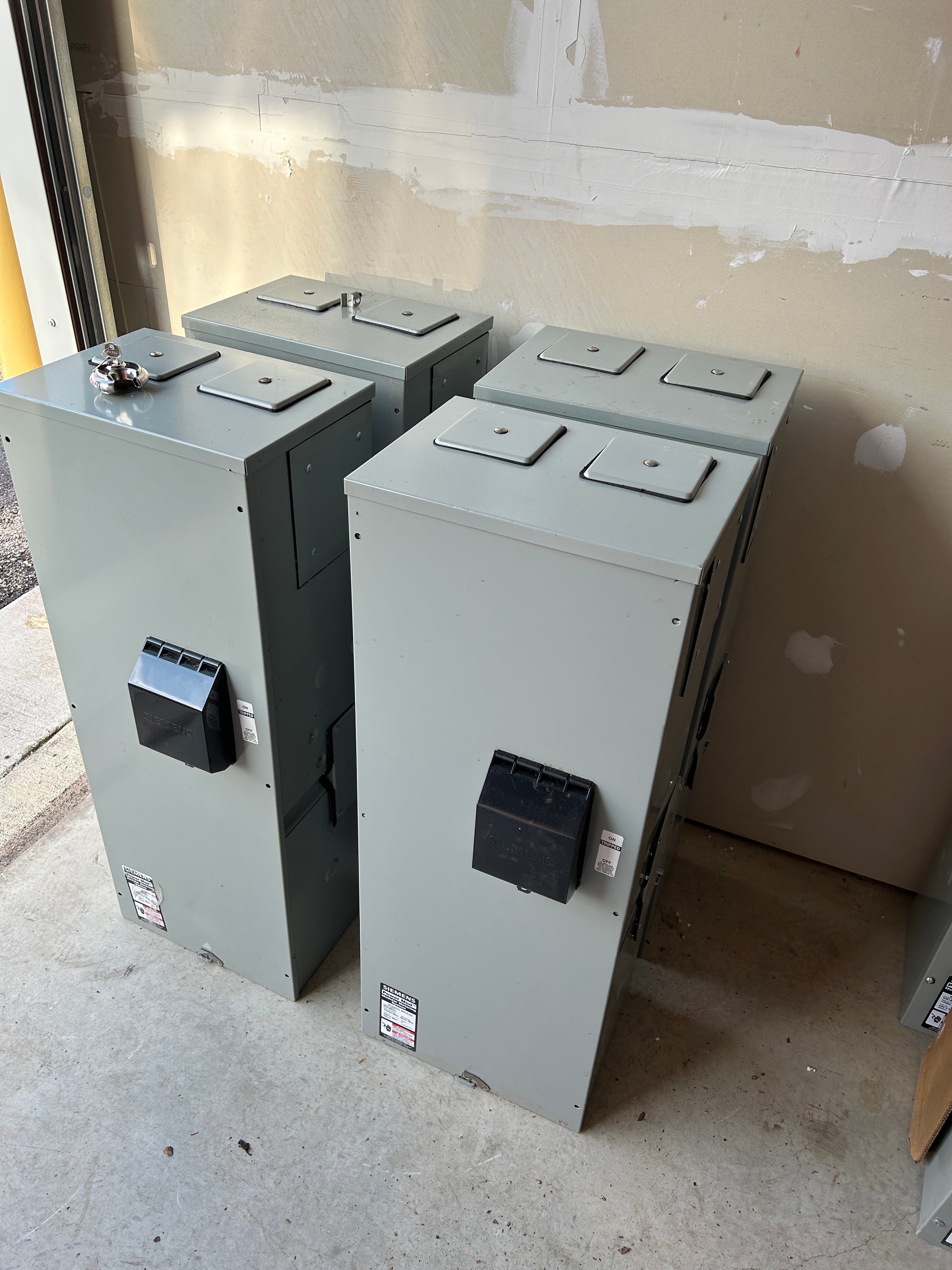 Siemens WB3600C 3 Phase 600 Amp Main Circuit Breaker Disconnect