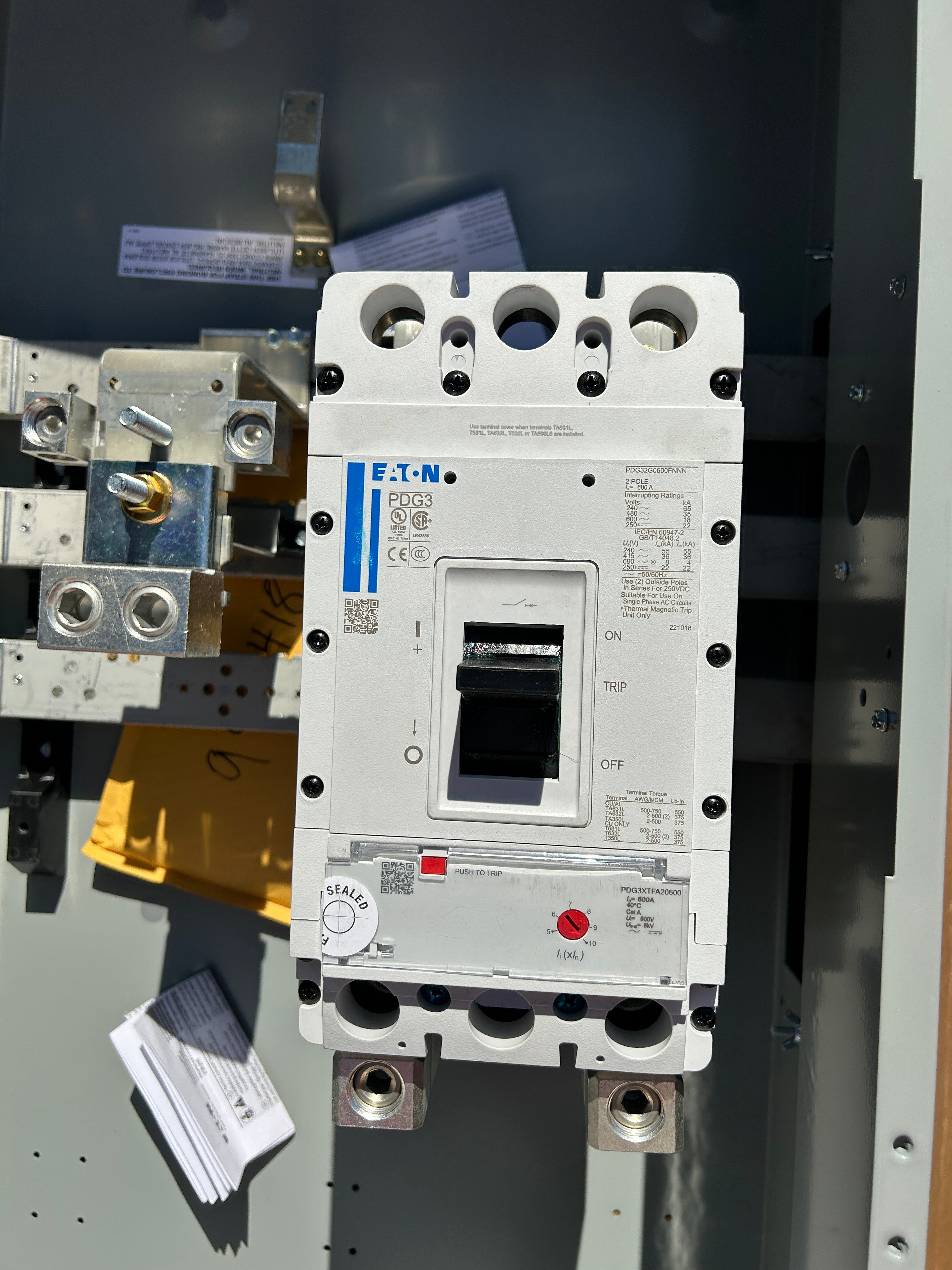 Eaton 1PMB600R 600A Single Phase Main Circuit Breaker Disconnect