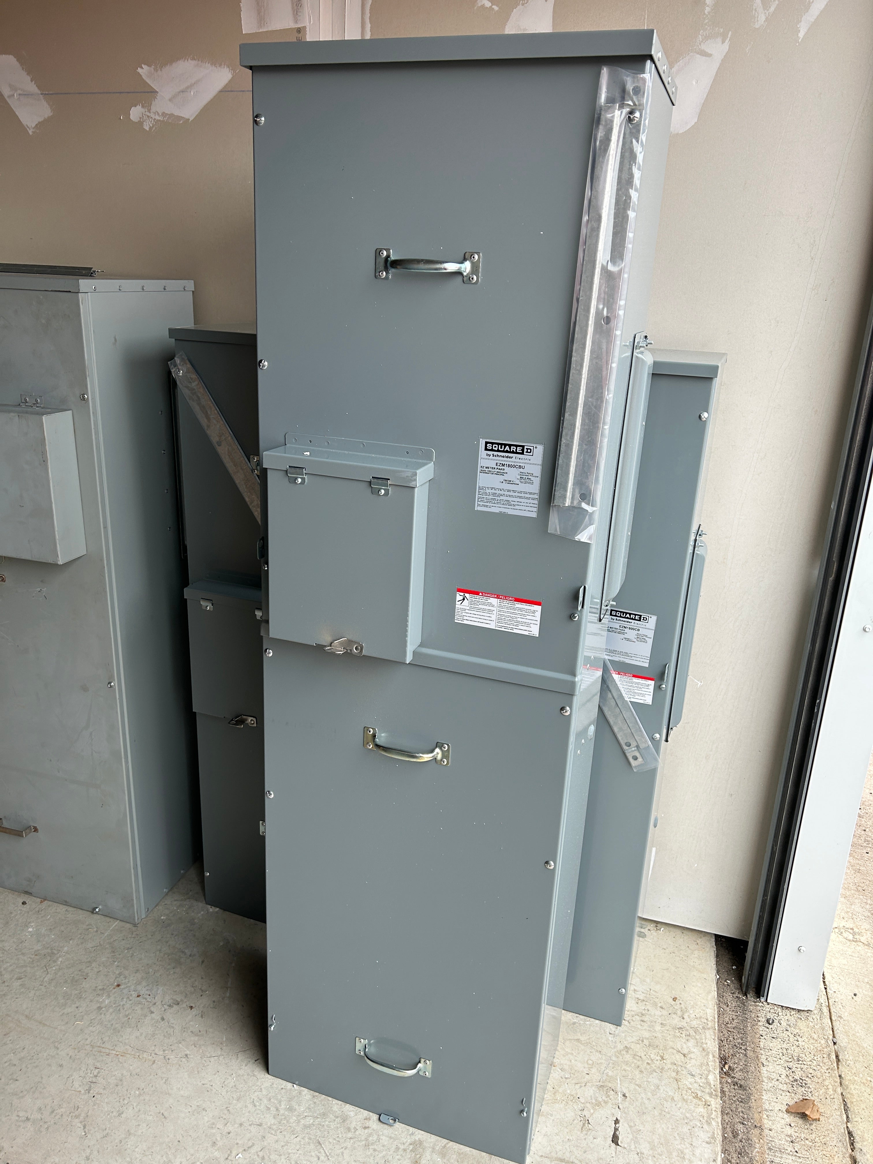 Square D EZM1800CBU 800A Main Circuit Breaker Disconnect