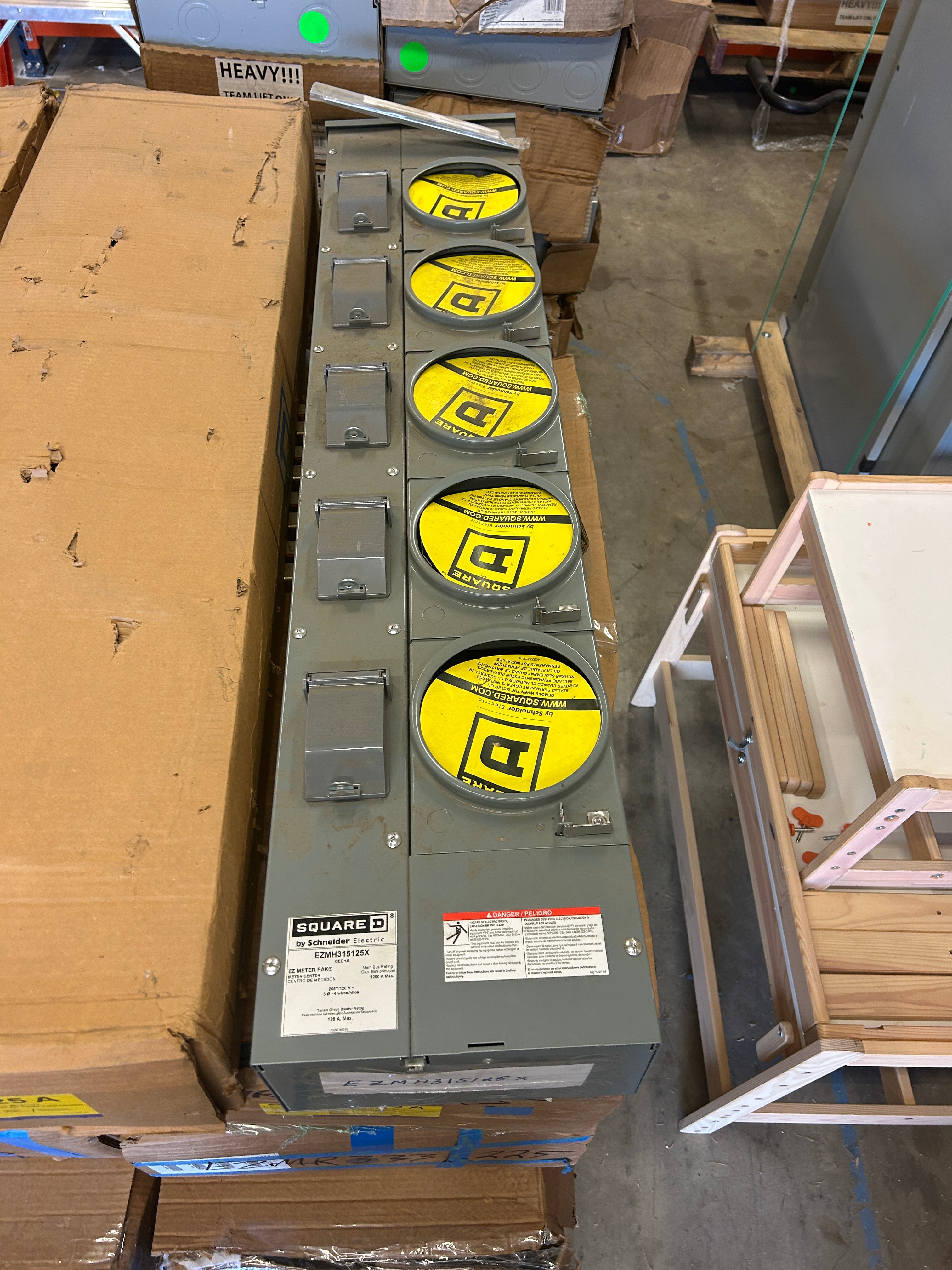 Square D EZMH315125X 3PH In / 1PH Out 5 Gang Ringless Horn Bypass 1200A Bus Meter Stack