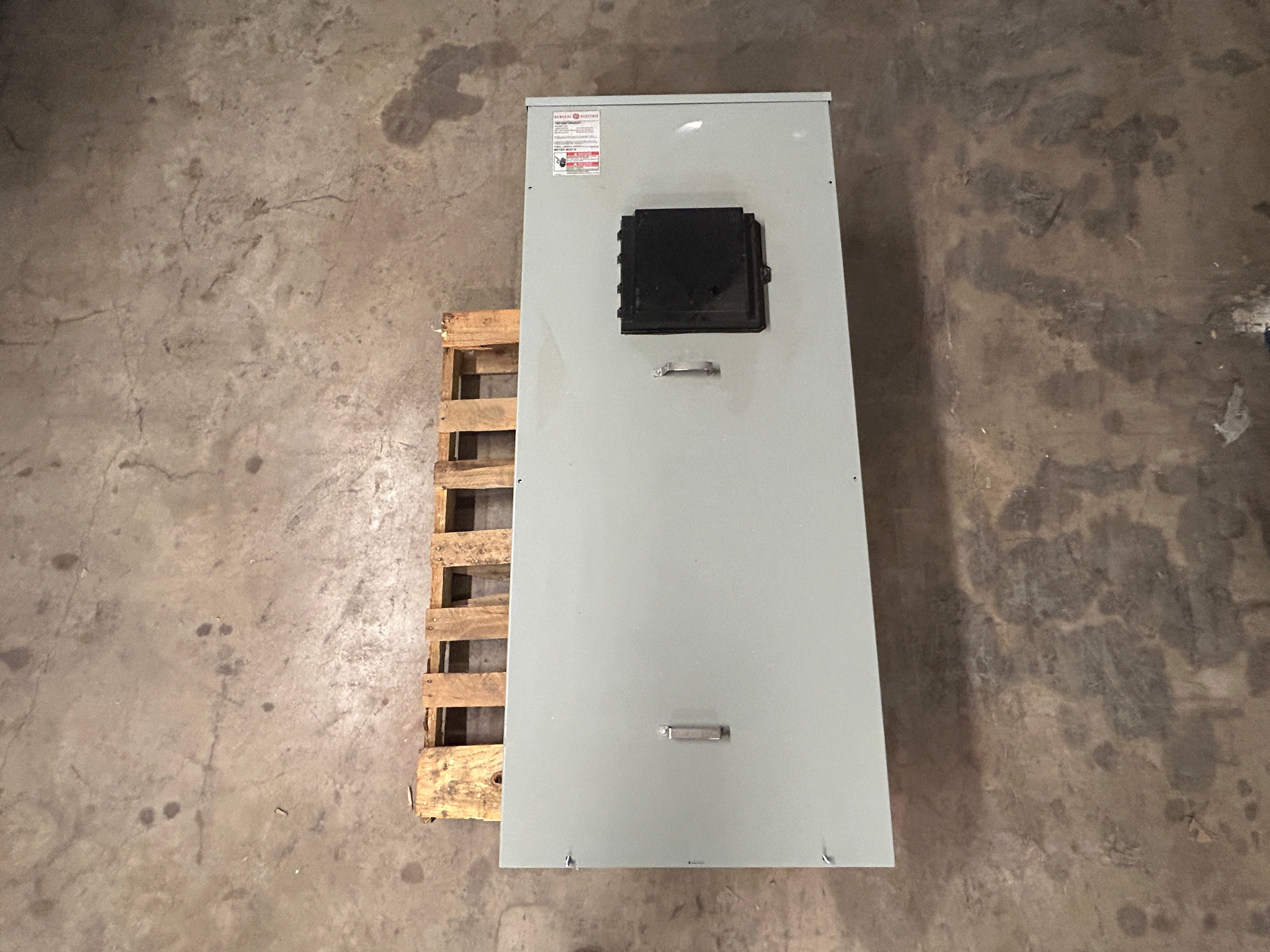 GE TMP3BB16RARST 3PH 1600A Main Disconnect w/Arc Flash Maintenance Switch