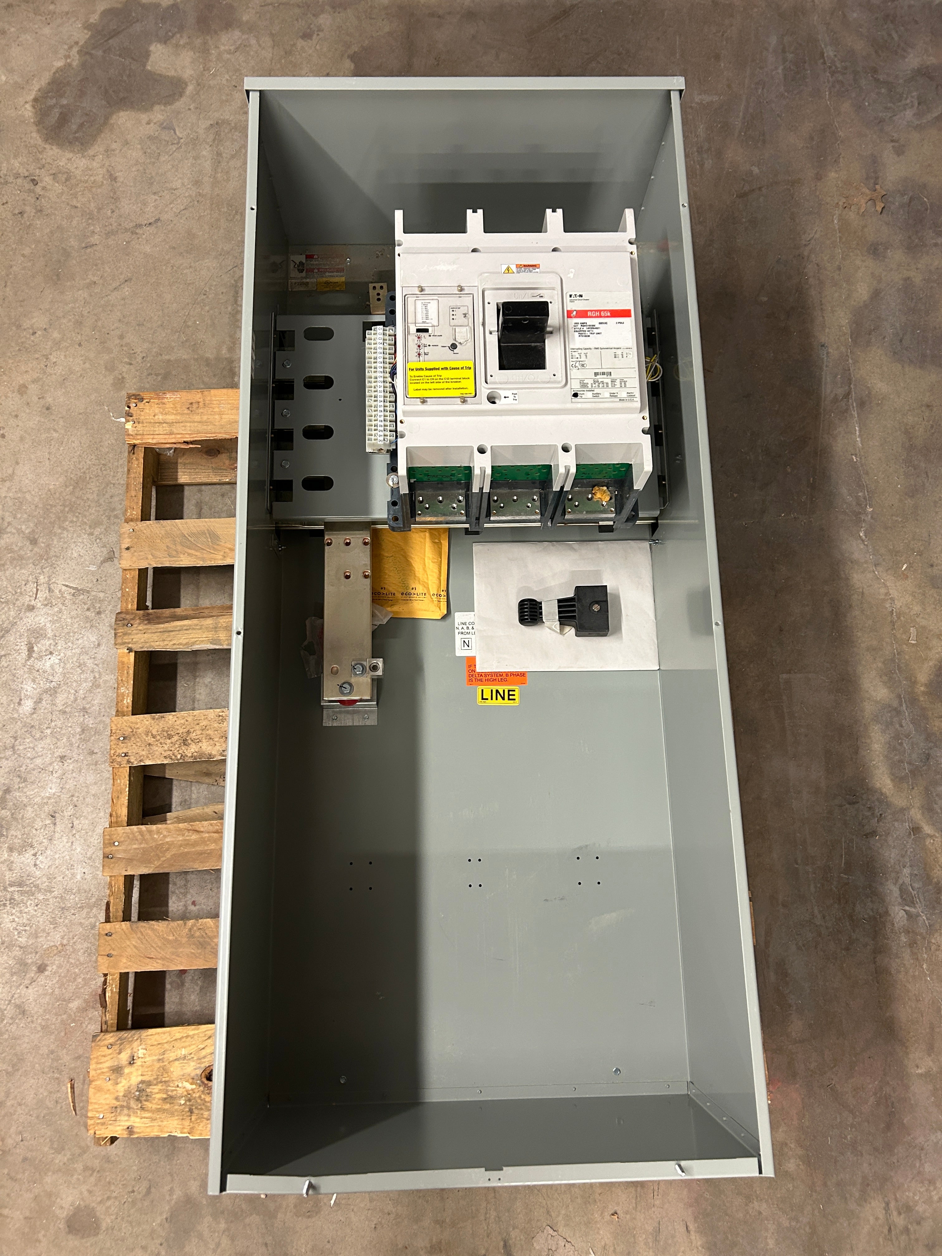 GE TMP3BB16RARST 3PH 1600A Main Disconnect w/Arc Flash Maintenance Switch