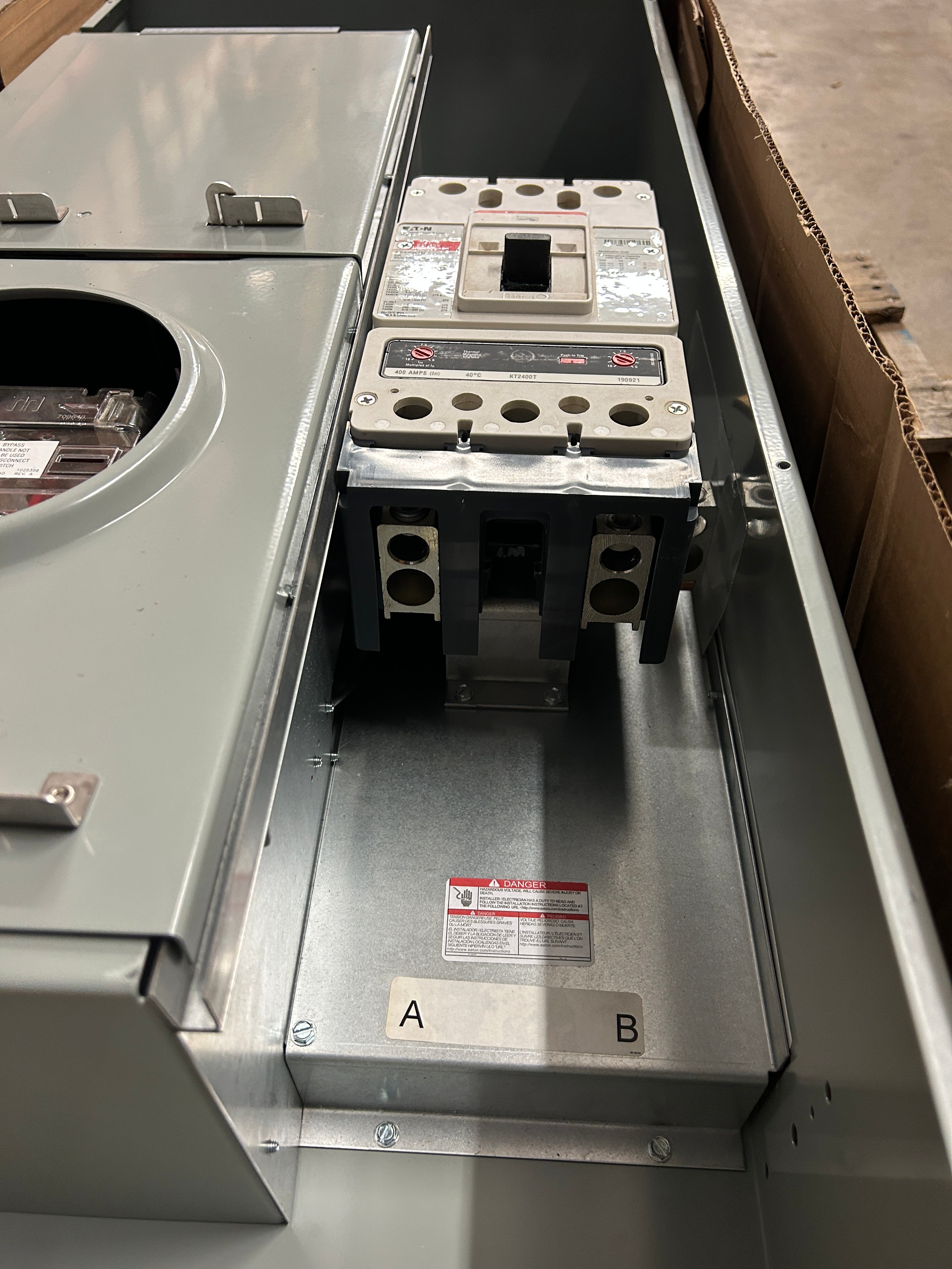 Eaton 35MM140R1240 3PH In / 1PH Out 1 Gang 400A Factory Installed Tenant Breaker Ringless Lever Bypass 1200A Bus Meter Stack