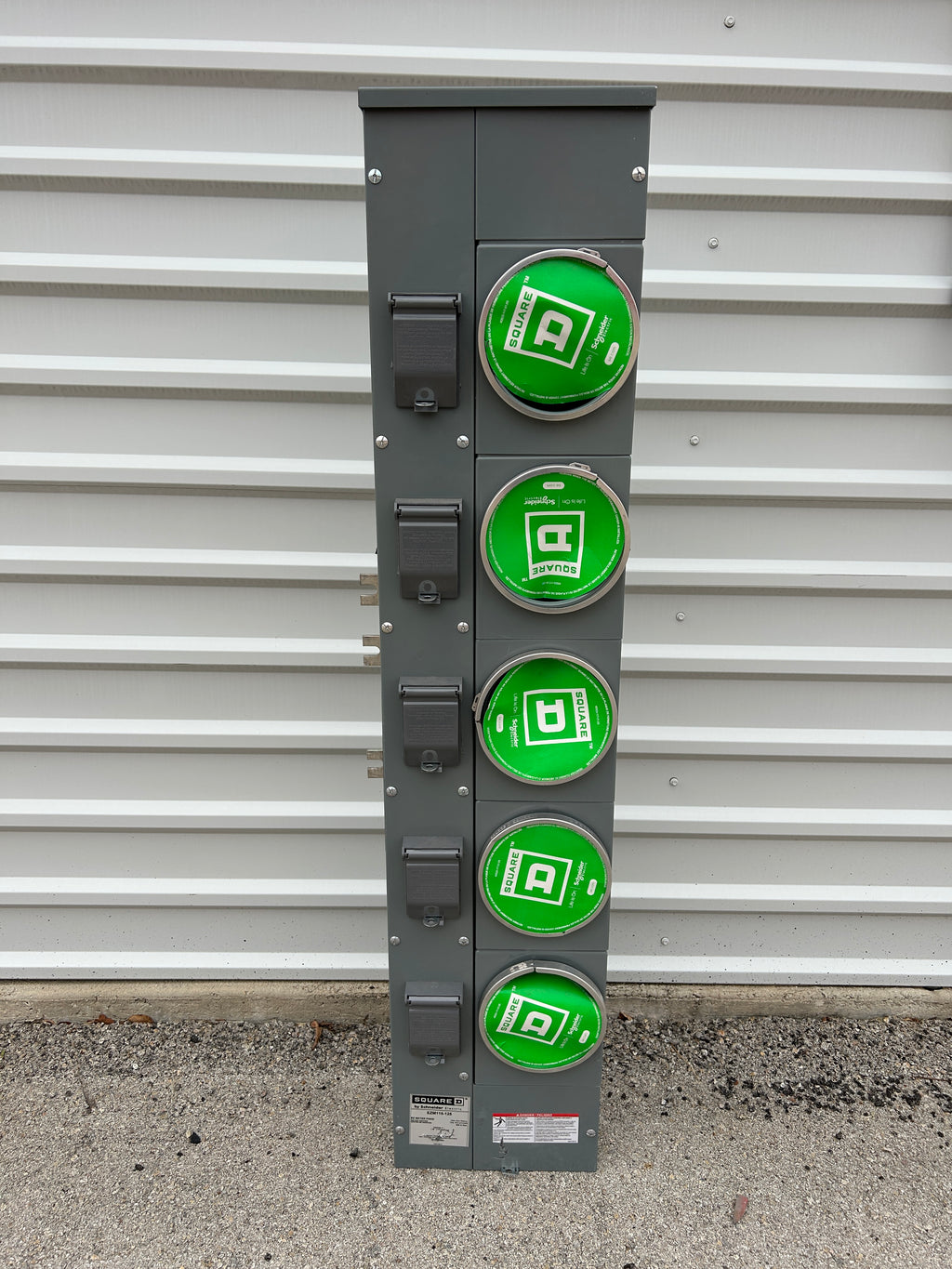 Meter Stack With Tap Box Square D EZM115125 1PH In / 1PH Out 5 Gang 125A Socket Ringed Meter St