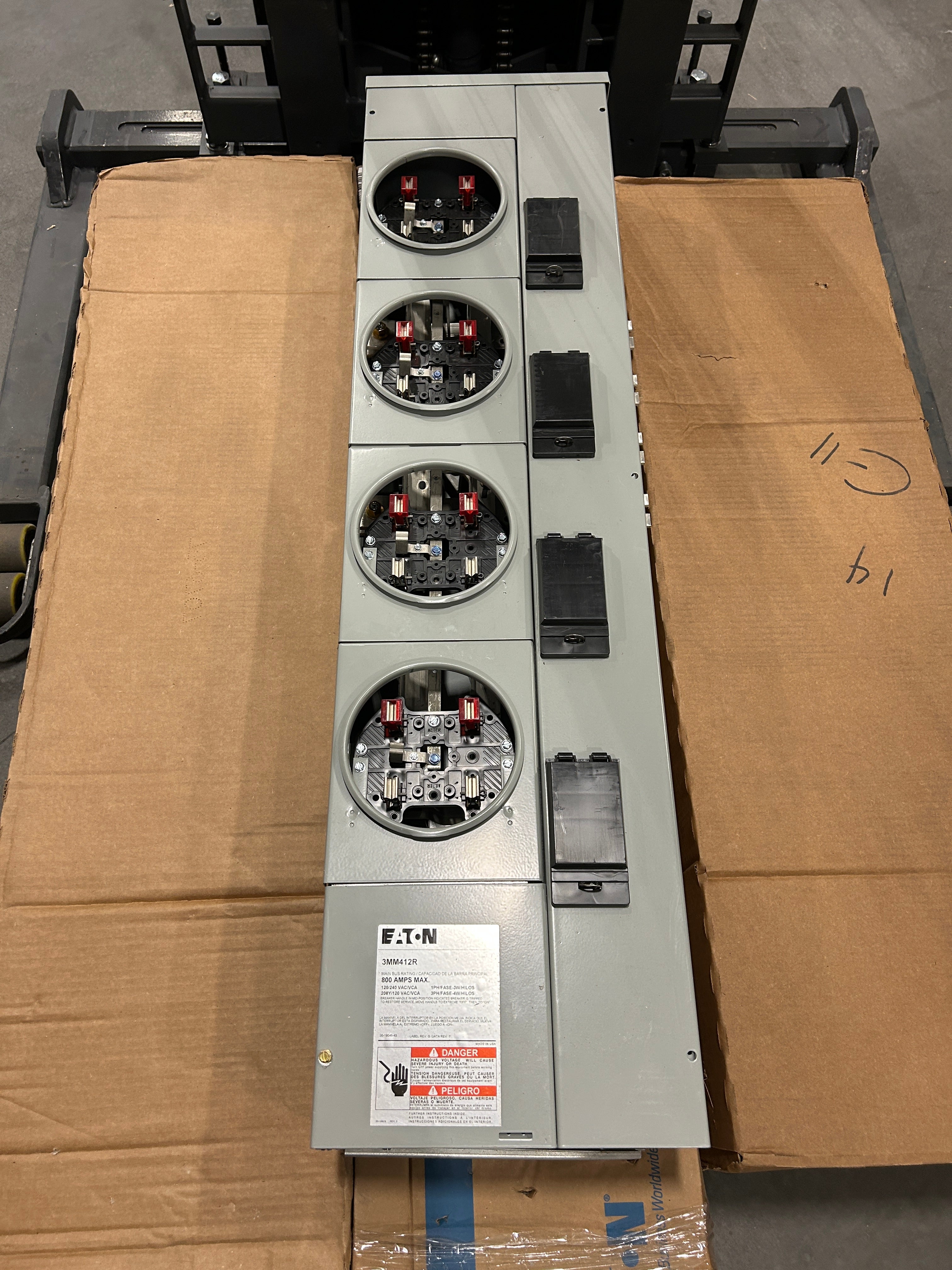 Eaton 3MM412R 3PH In / 1PH Out 4 Gang 125A Socket Ringed Meter Stack