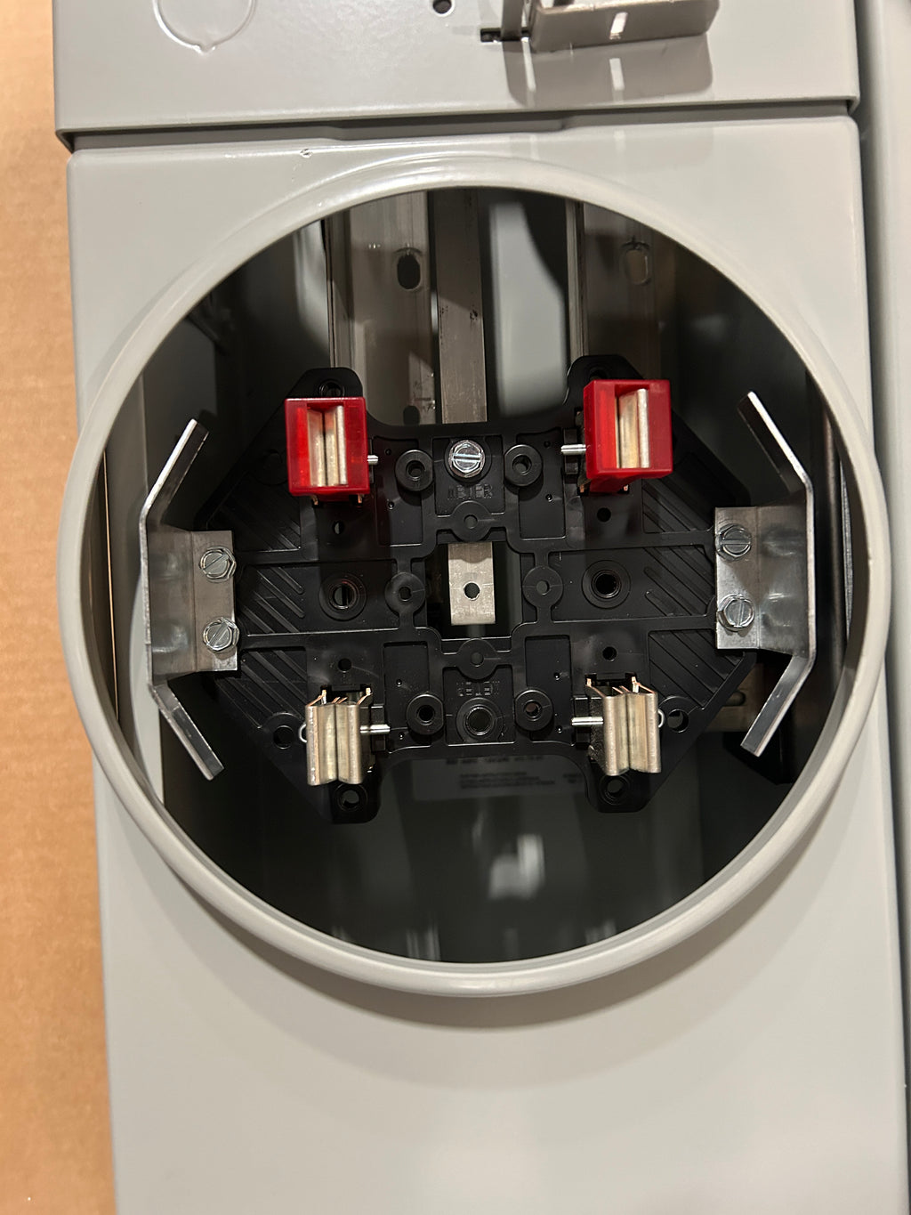 Meter Stack With Tap Box Eaton 1MM420RRL Single Phase 4-Gang 200A Socket Ringless Meter Stack