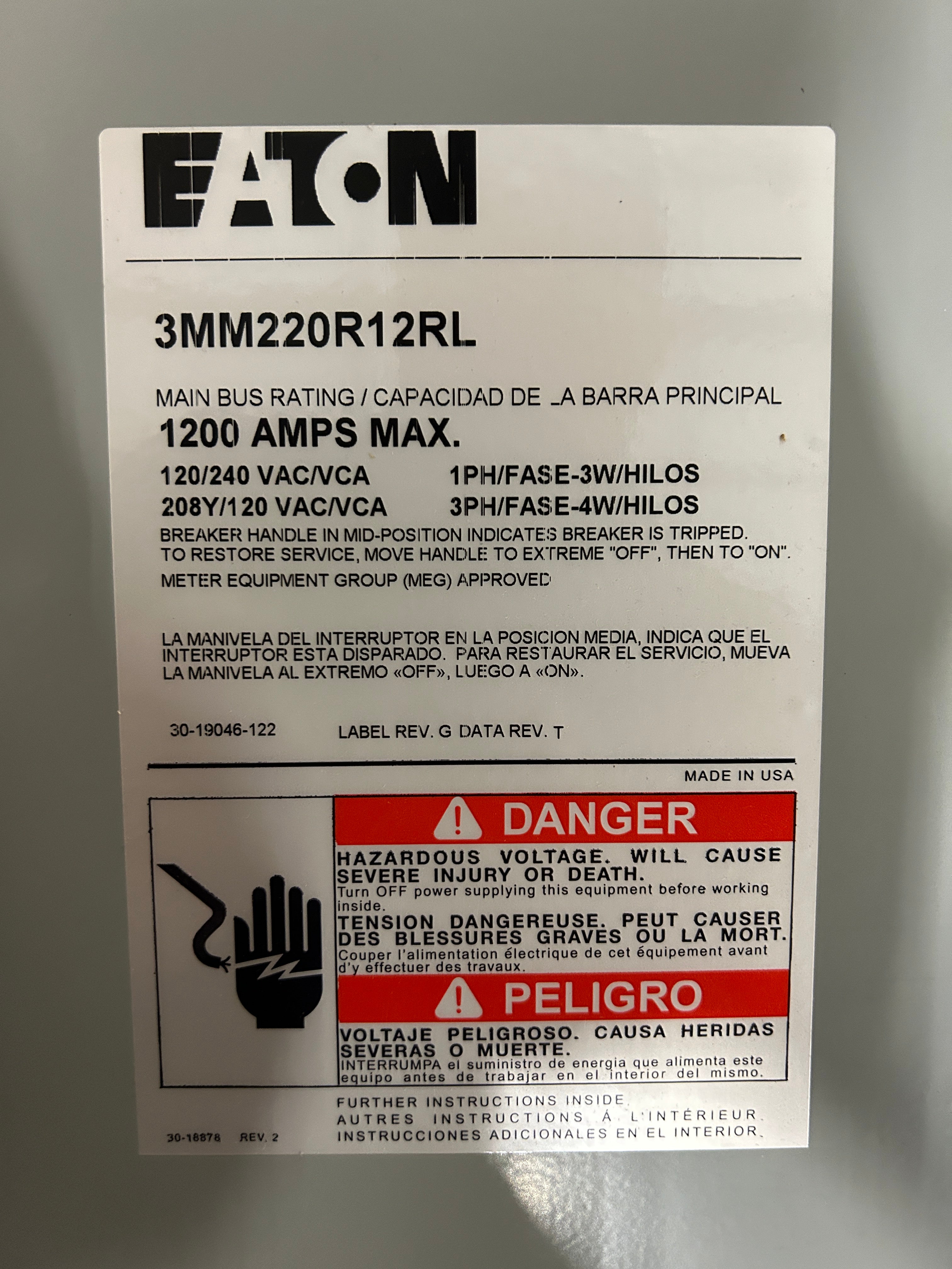Eaton 3MM220R12RL Three Phase In / Single Phase Out 2-Gang 200A Socket 1200A Bus Ringless Meter Stack