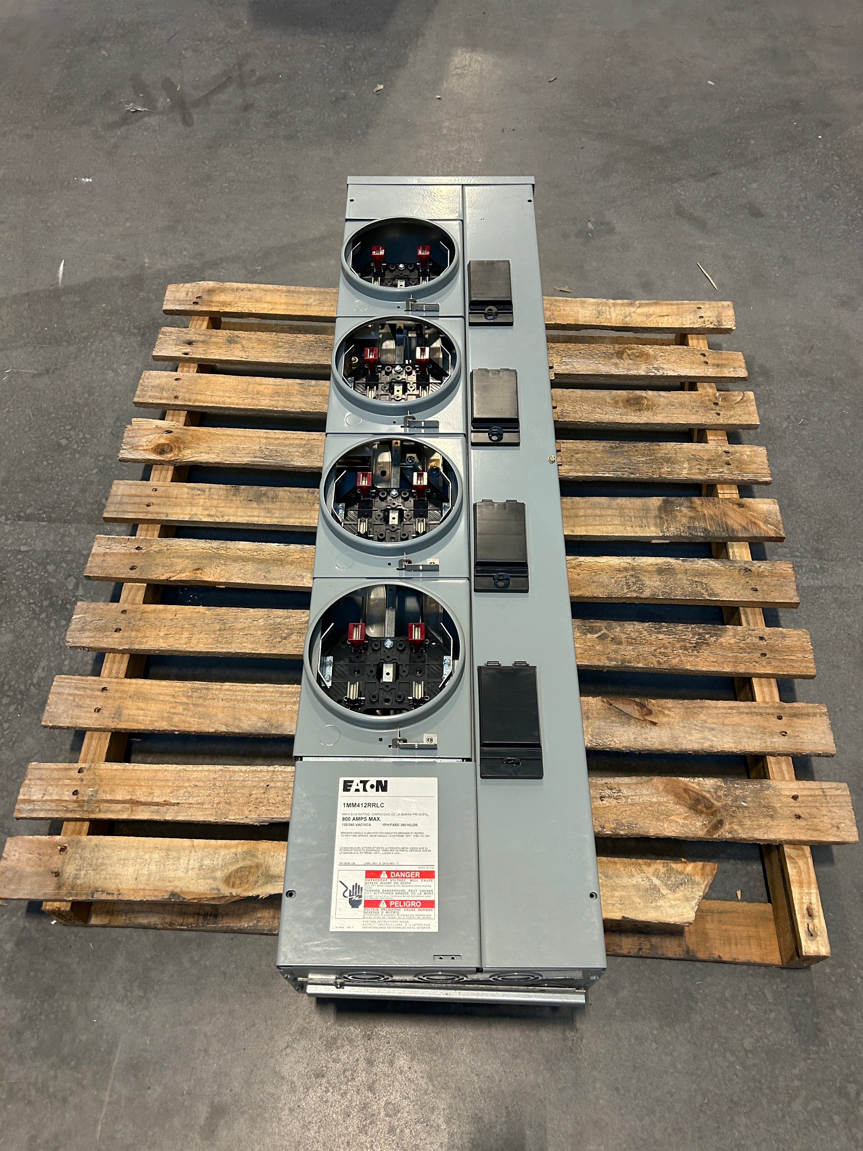 Eaton 1MM412RRLC 1PH In / 1PH Out 4 Gang 125A Socket Ringless Meter St