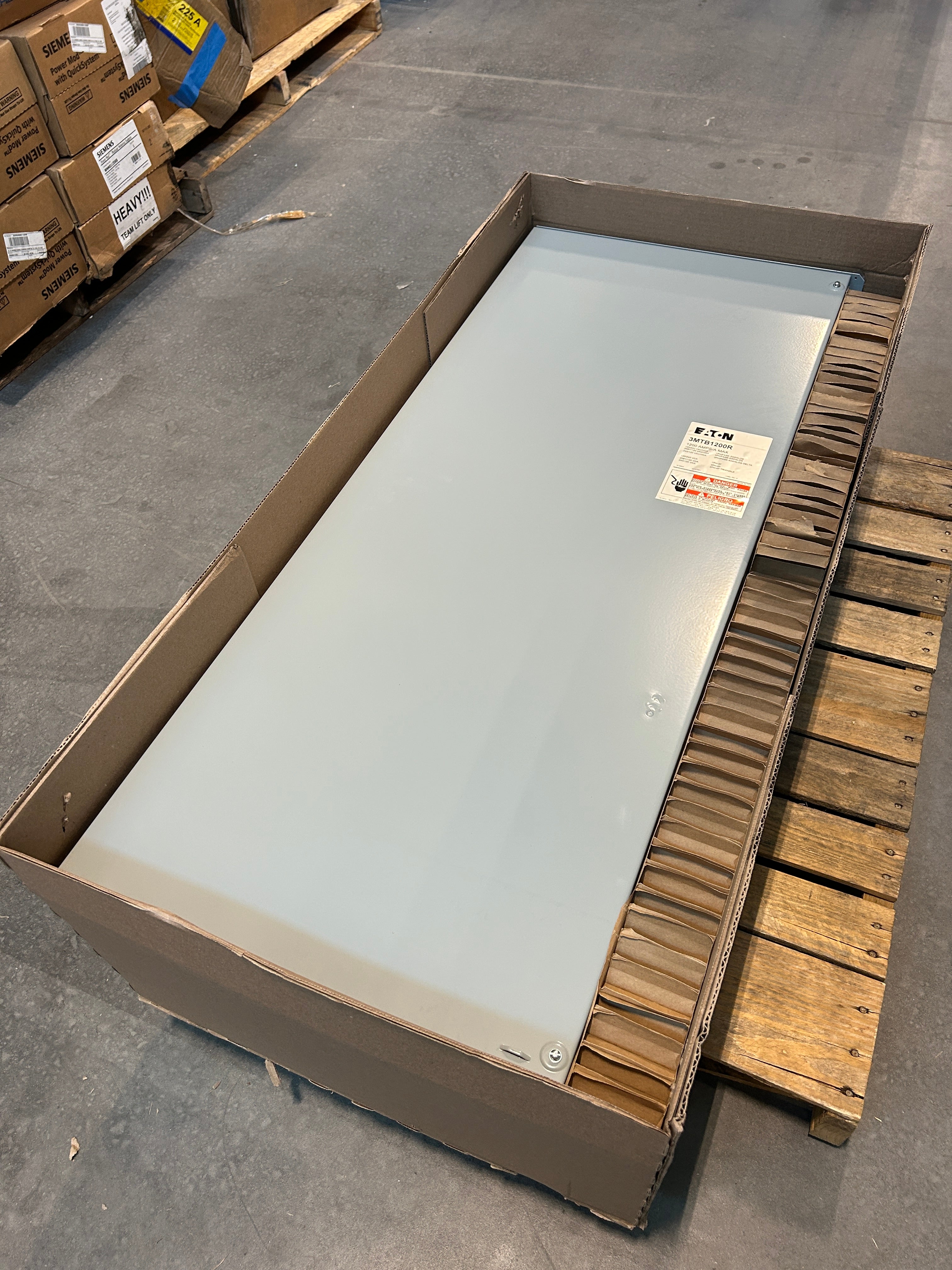 Eaton 3MTB1200R 1200A Three Phase Main Tap Box