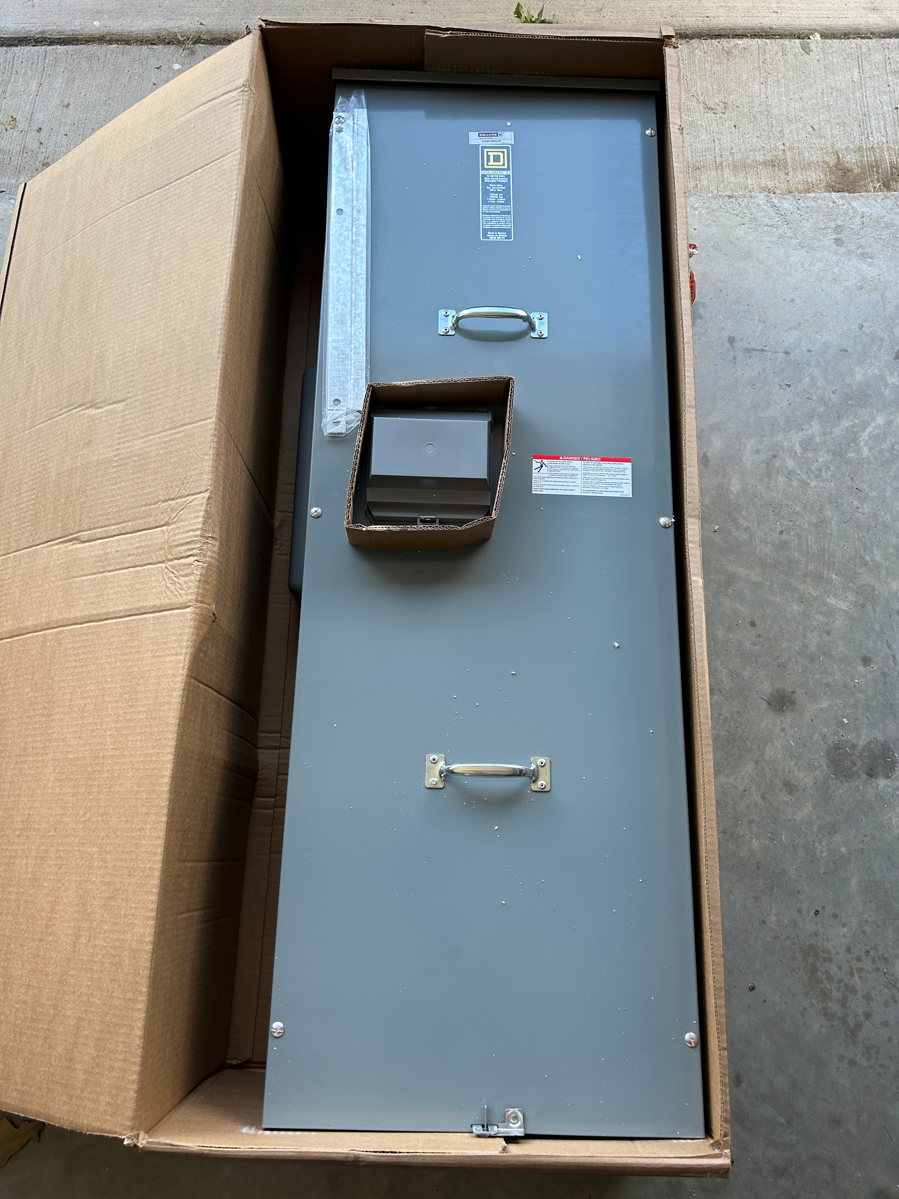 Square D EZM1400CB 400A Main Circuit Breaker Disconnect