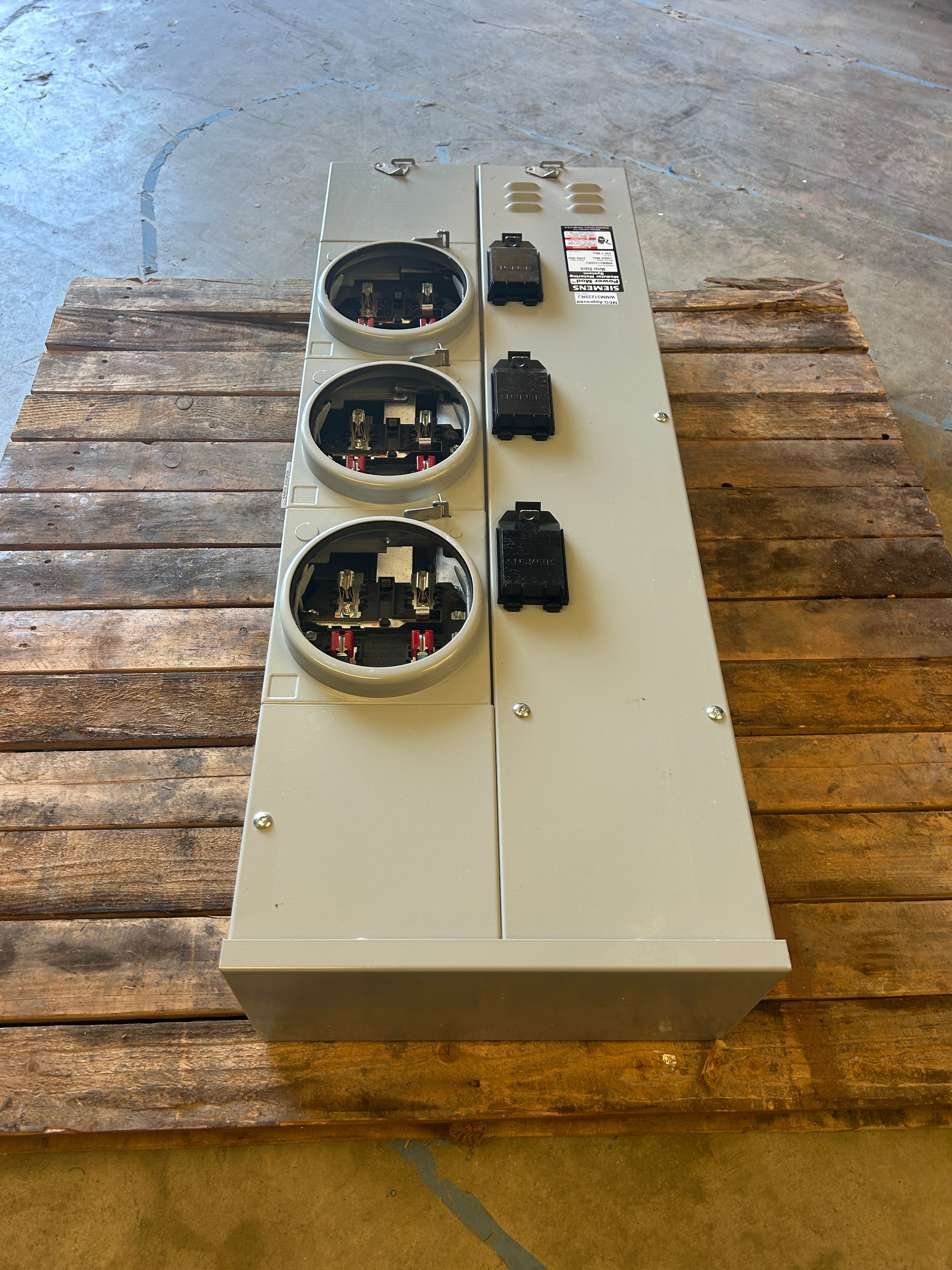 Siemens WMM31225RJ Single Phase 225A Socket Ringless Meter Stack