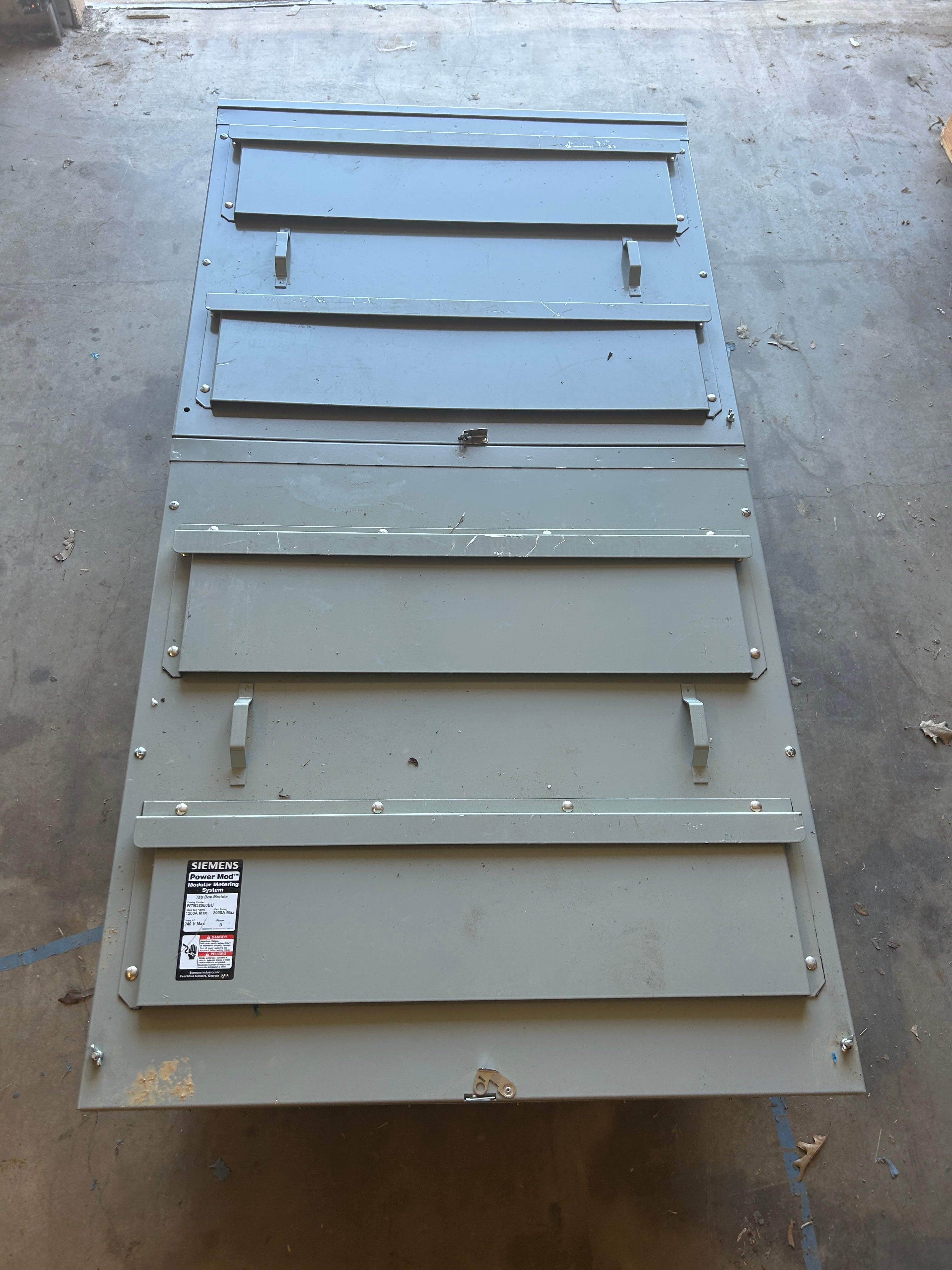 SIEMENS WTB32000BU EUSERC Rated 2000A 3PH UG Tap Box for Modular Metering