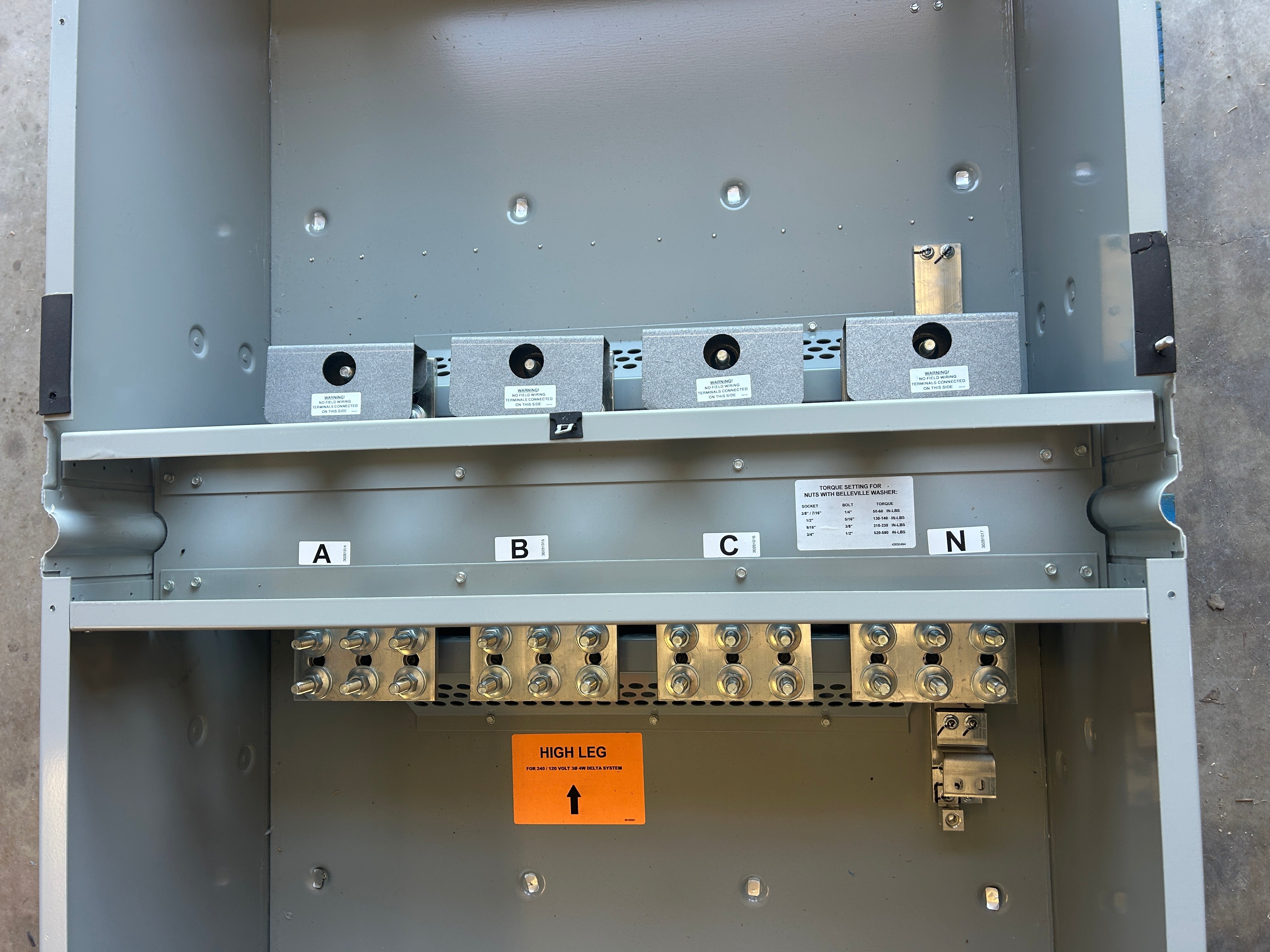 SIEMENS WTB32000BU EUSERC Rated 2000A 3PH UG Tap Box for Modular Metering