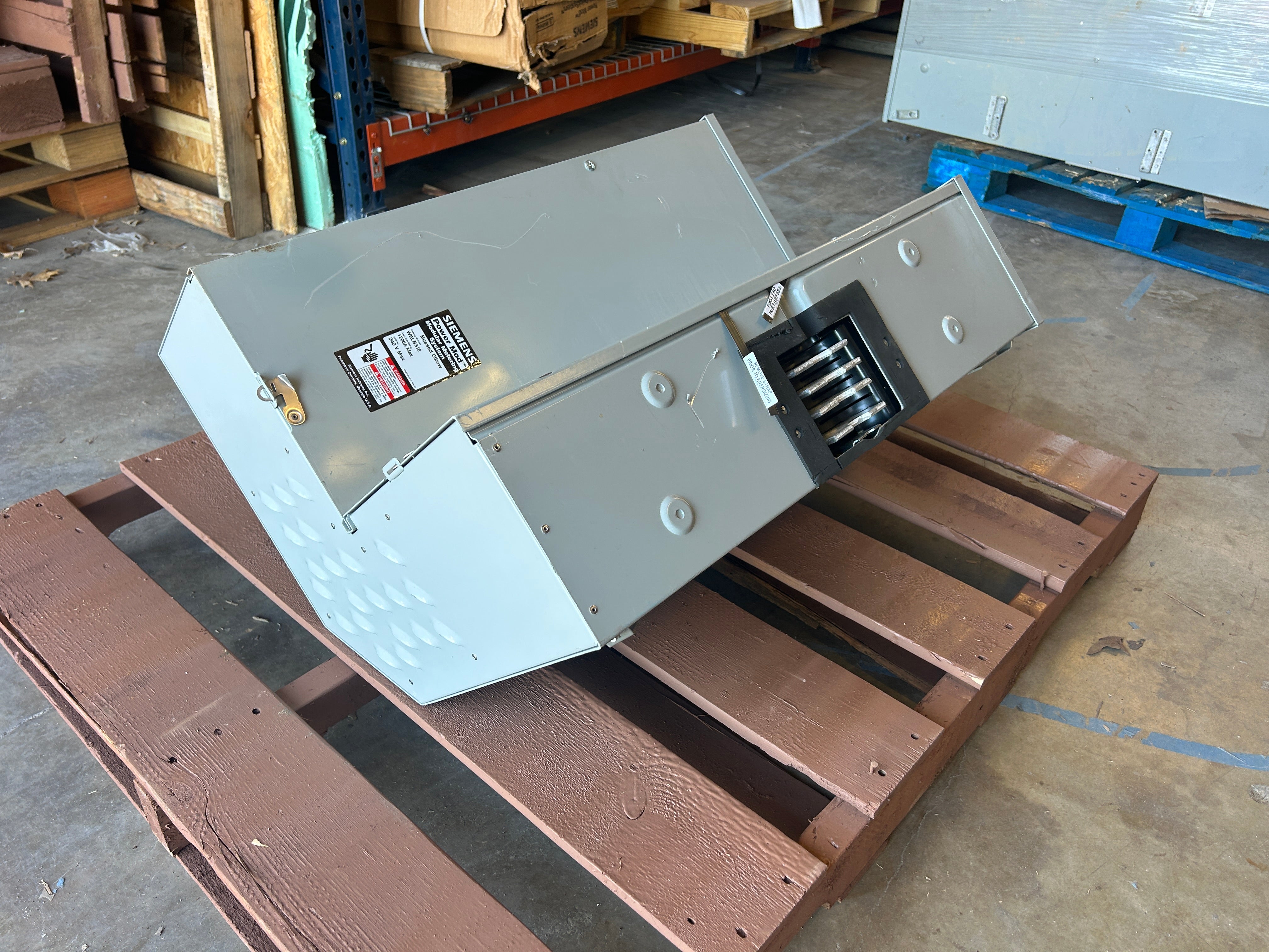 Siemens WELB318 3PH or 1PH PowMod Bussed Elbow 18"