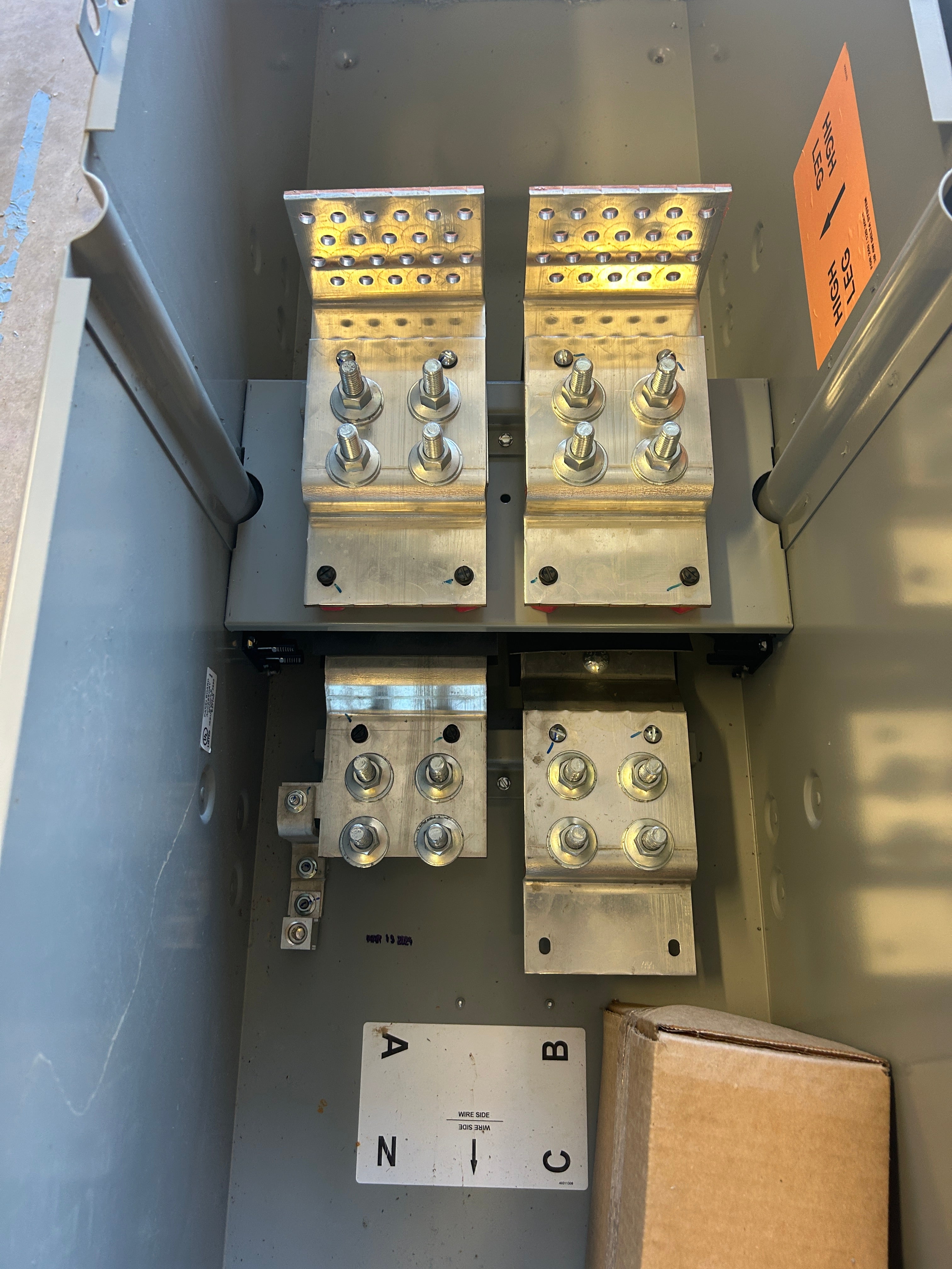 Siemens WTB31200CU 3PH 1200A 100kAIC Underground or Overhead Tap Box