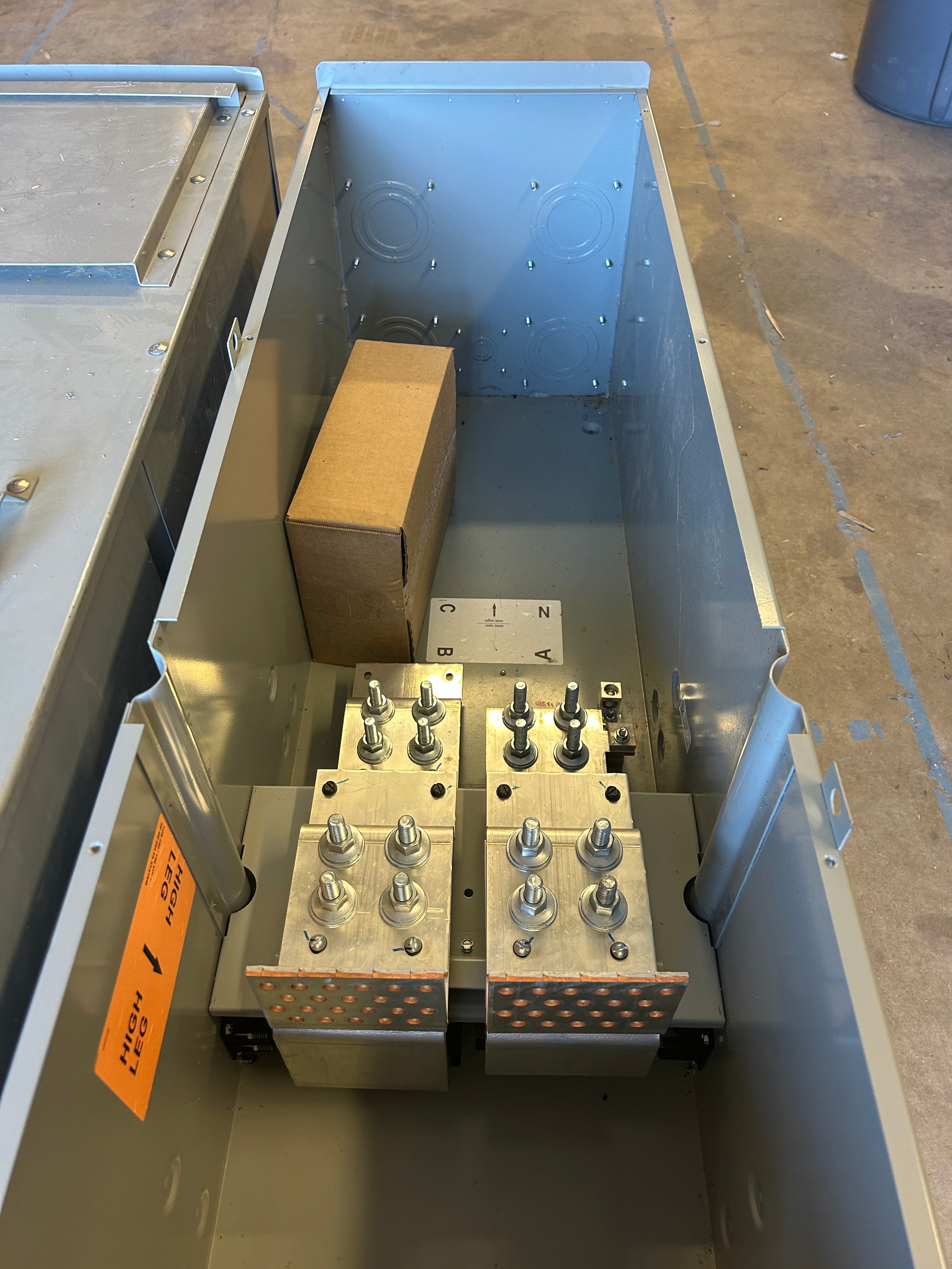 Siemens WTB31200CU 3PH 1200A 100kAIC Underground or Overhead Tap Box