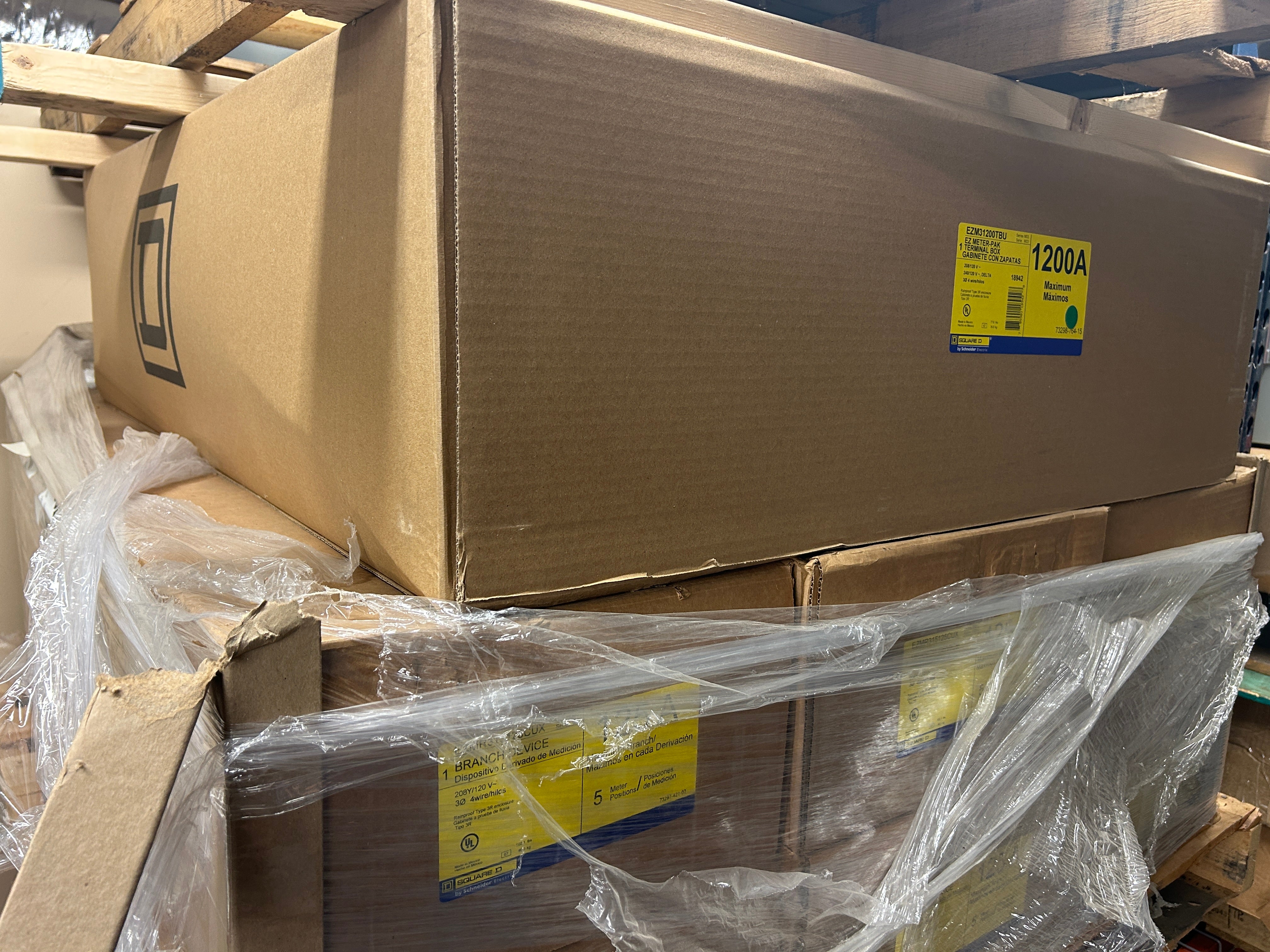 Square D EZM31200TBU 3 Phase 1200A EUSERC Rated Main Tap Box