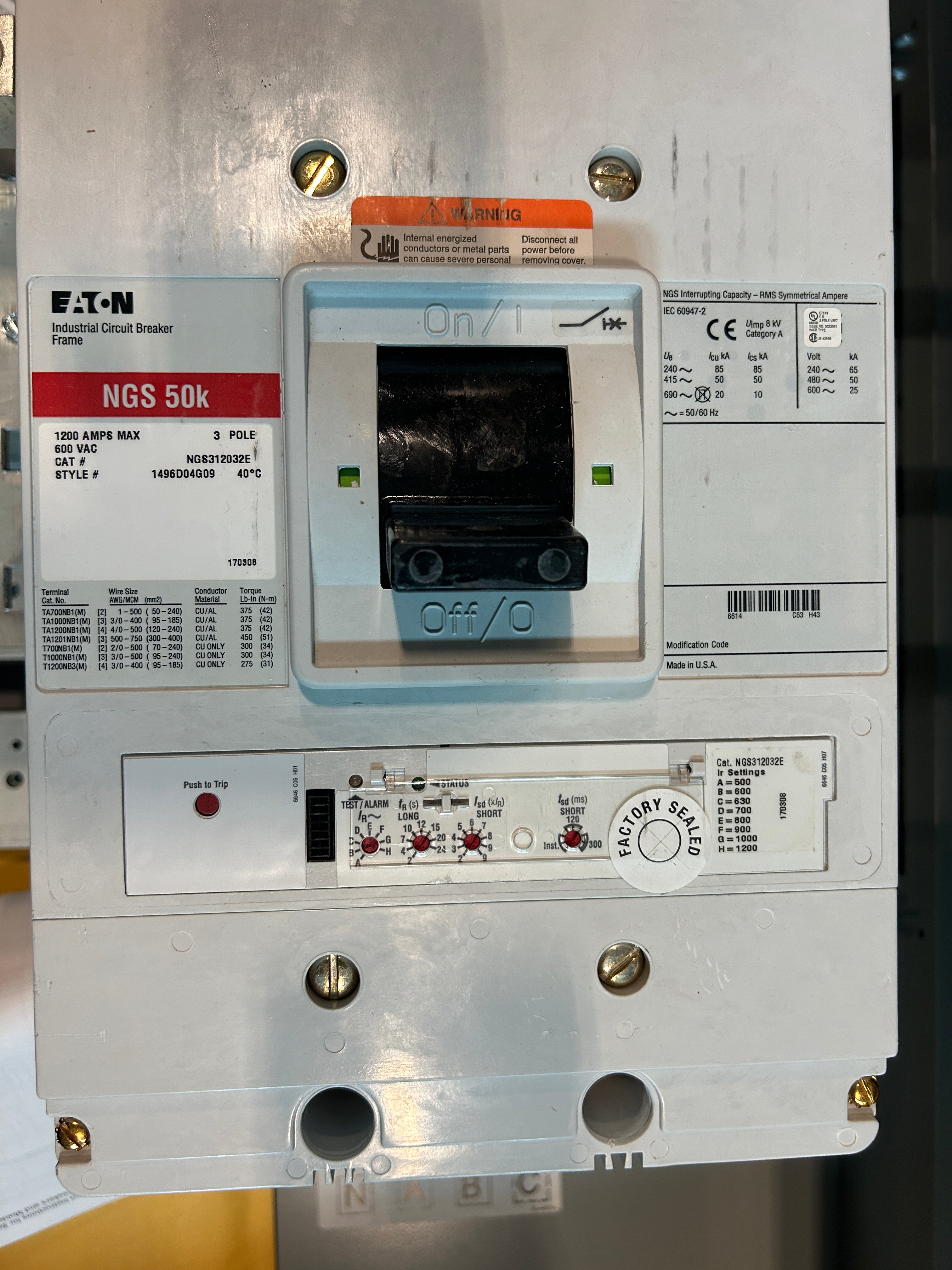 Eaton 3MCB1000R 3 Phase 1000A 65kAIC Main Disconnect for Modular Metering