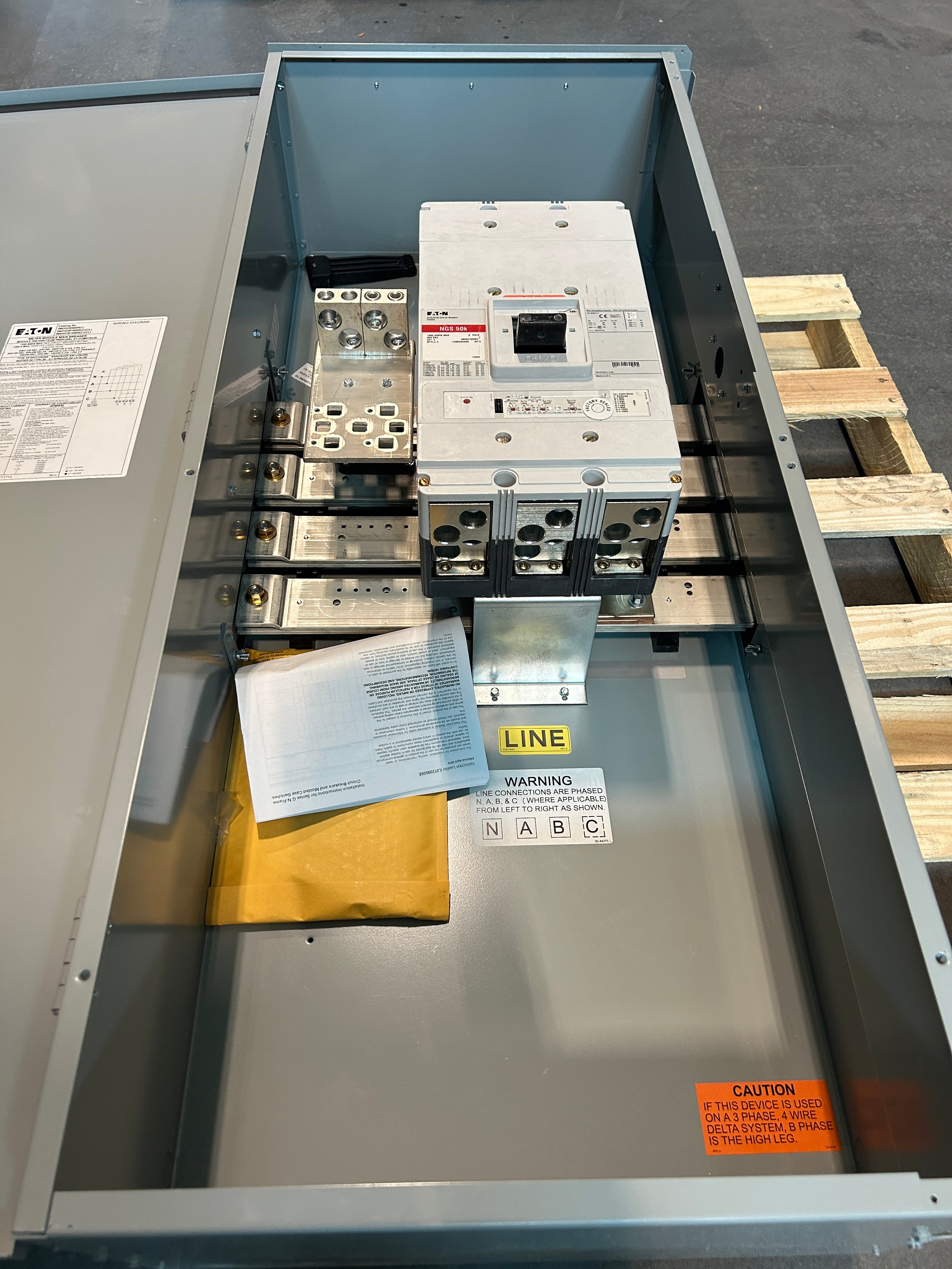 Eaton 3MCB1000R 3 Phase 1000A 65kAIC Main Disconnect for Modular Metering